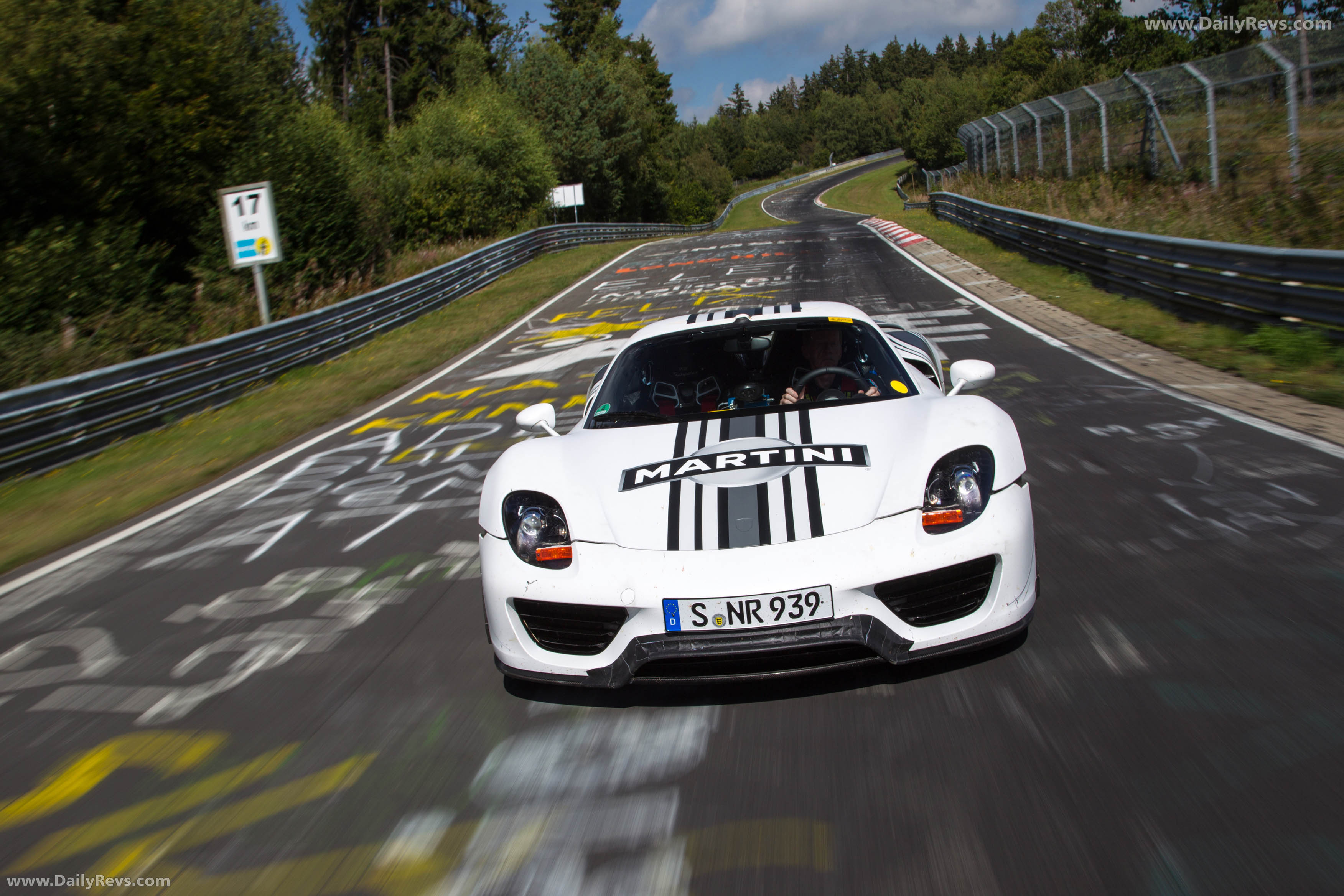 2012 Porsche 918 Spyder Prototype Front View