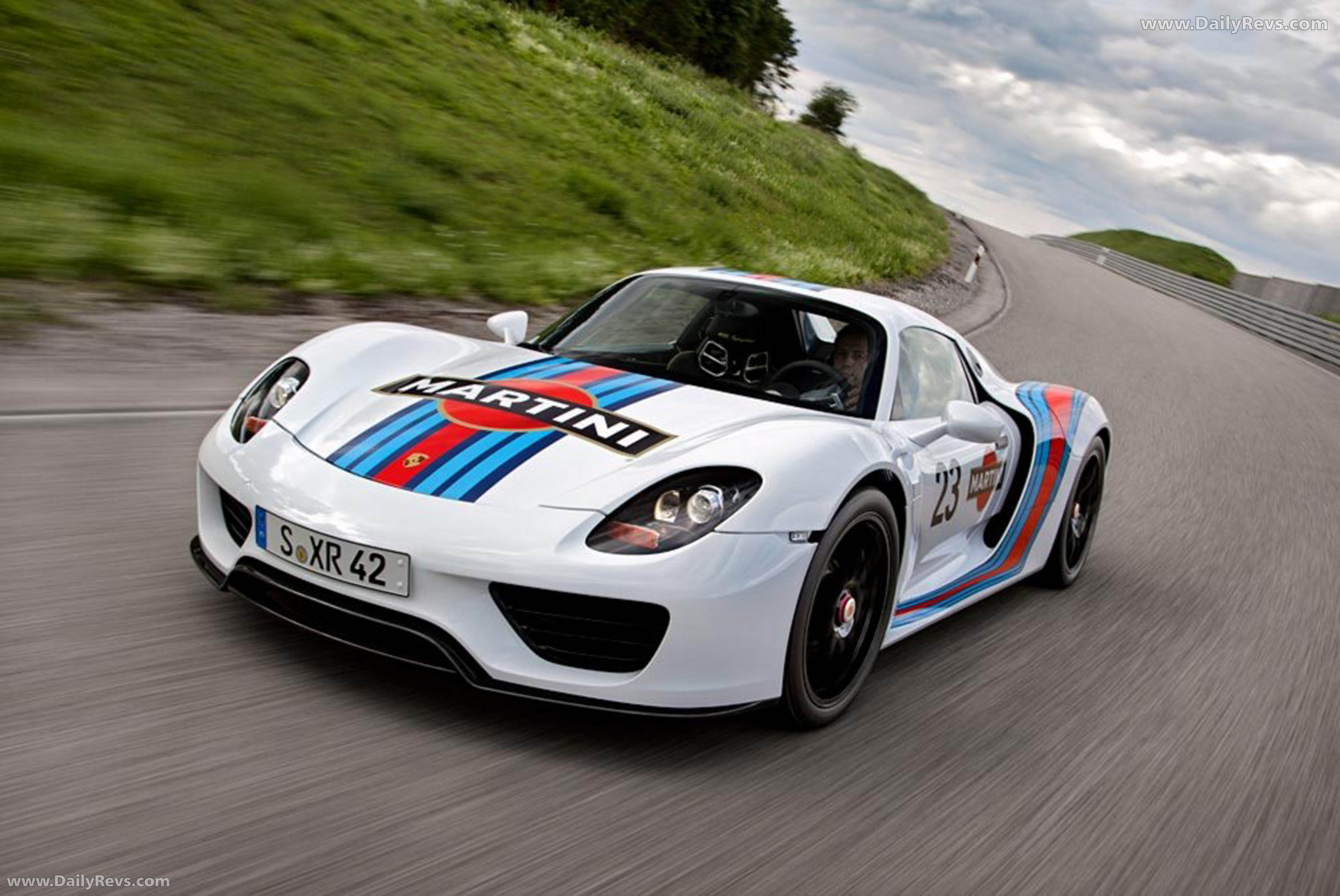 2012 Porsche 918 Spyder Prototype Front View