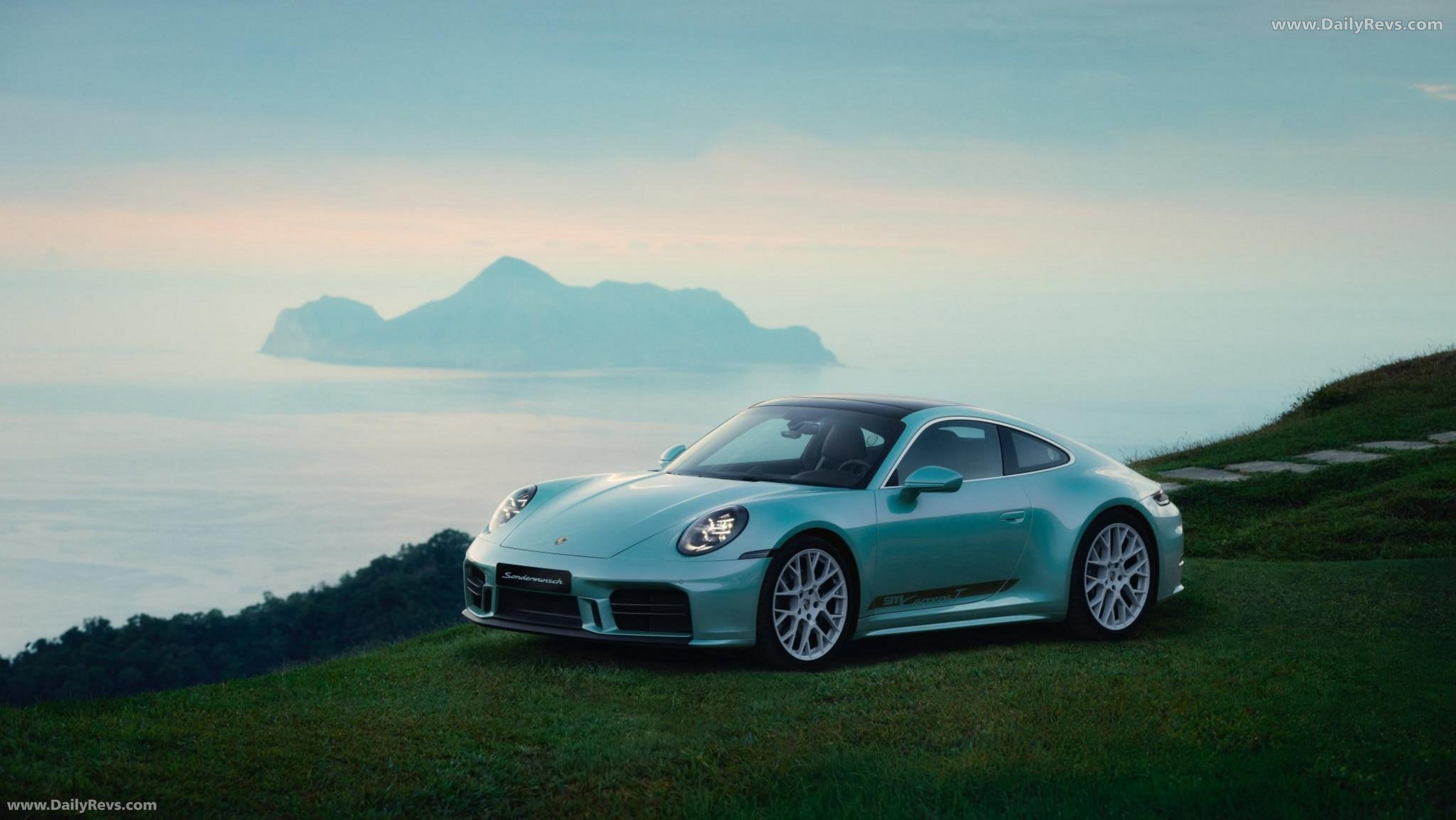 2025 Porsche 911 Carrera T Formosa 992 ll Front View