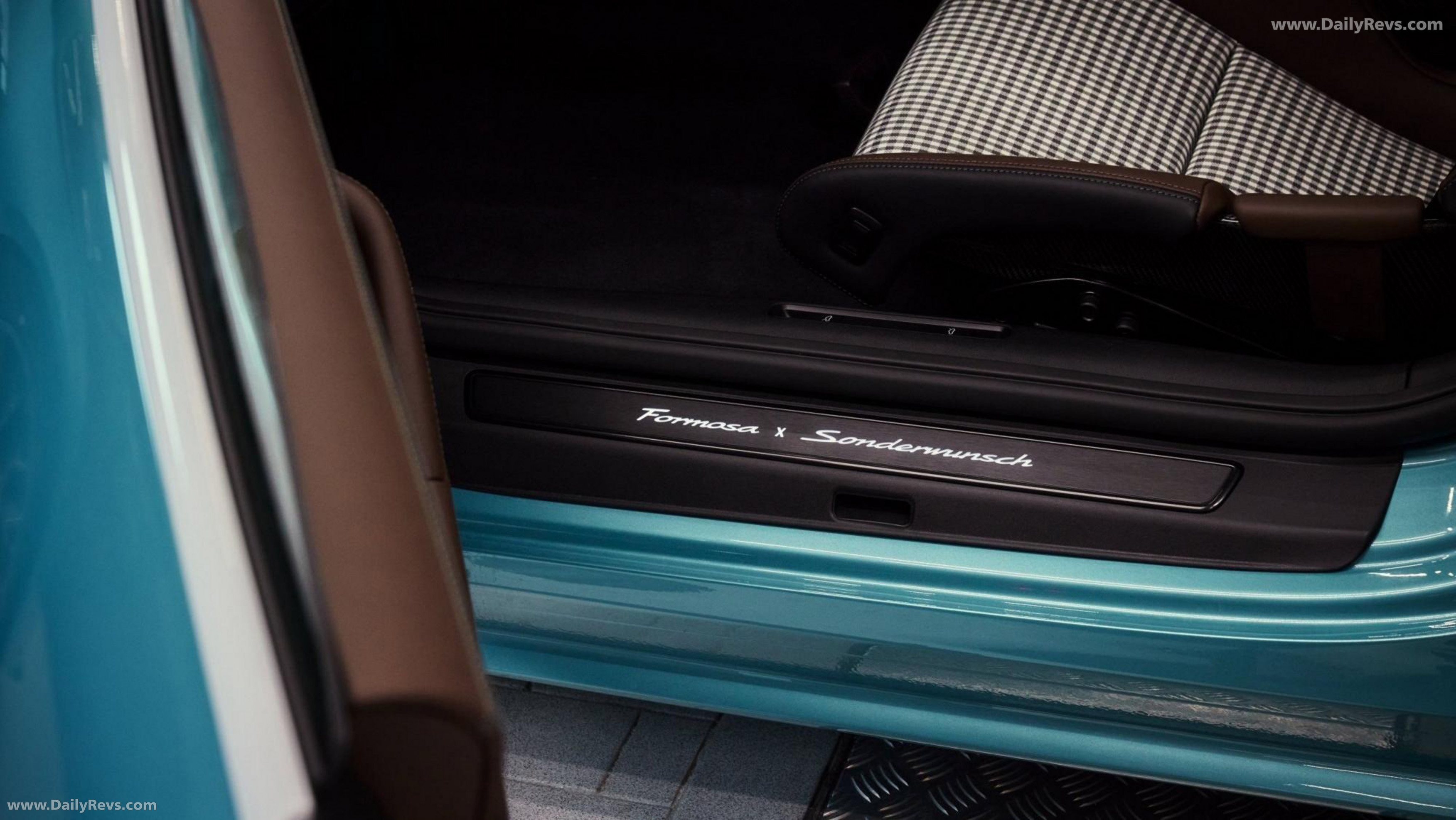 2025 Porsche 911 Carrera T Formosa 992 ll Interior