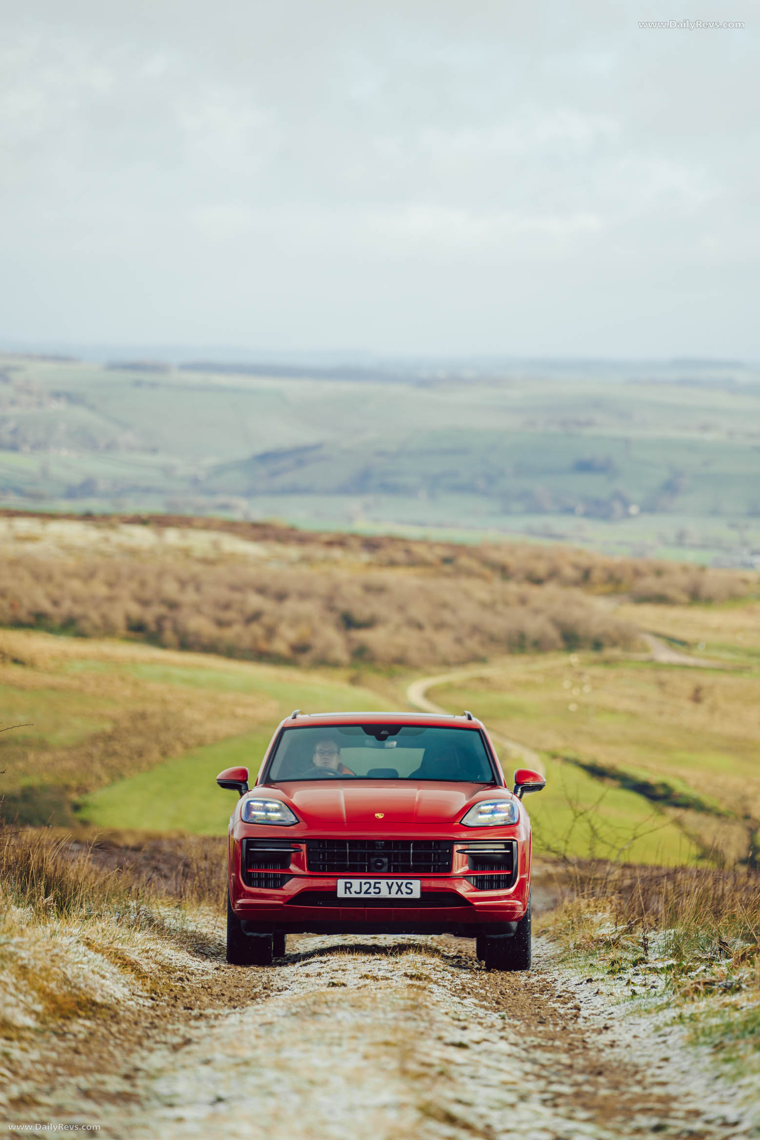 2025 Porsche Cayenne GTS 9Y0.2 UK Version Front View