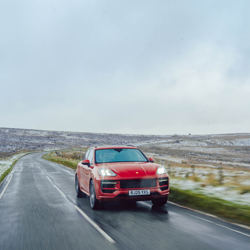 2025 Porsche Cayenne GTS 9Y0.2 UK Version Front View