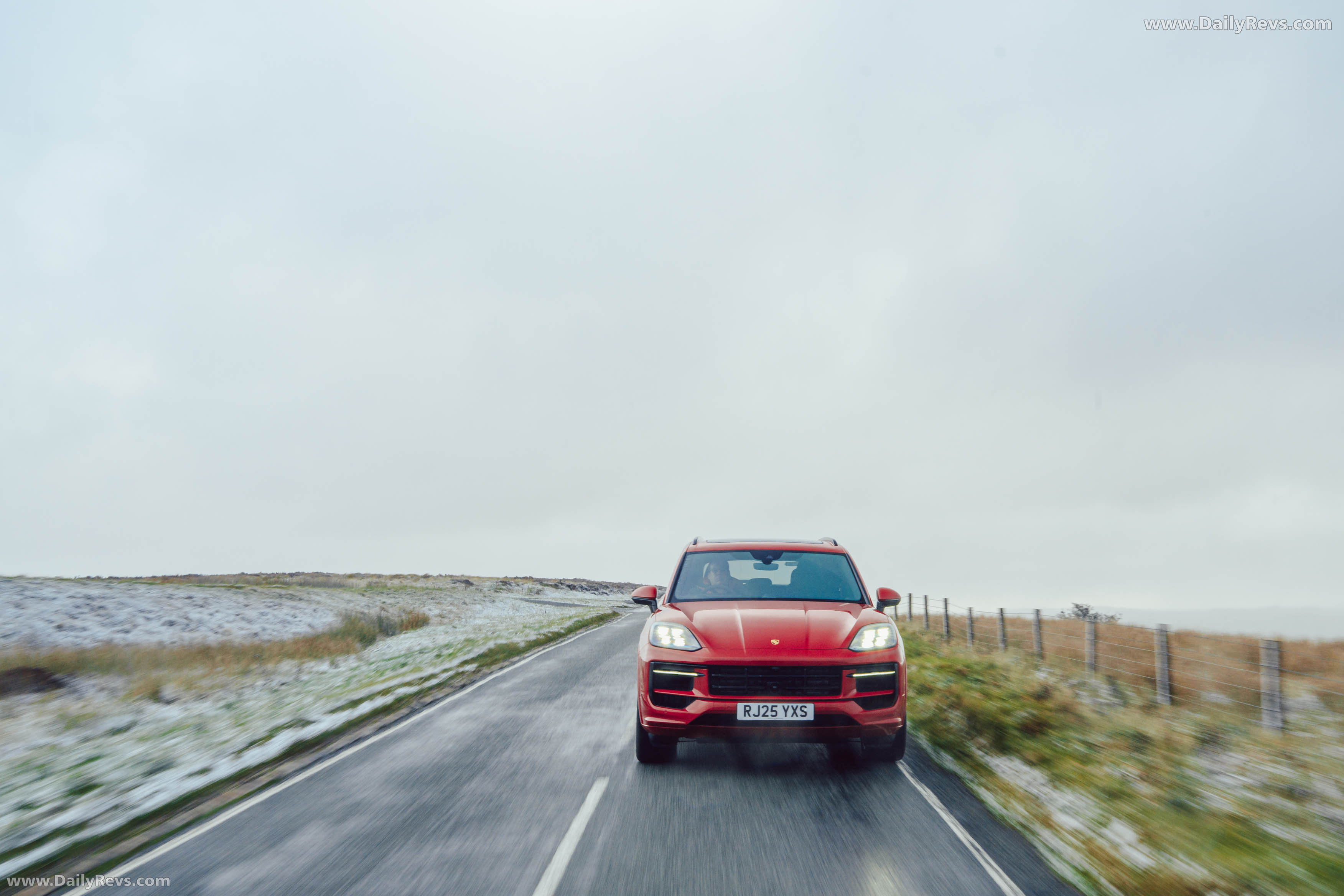 2025 Porsche Cayenne GTS 9Y0.2 UK Version Front View
