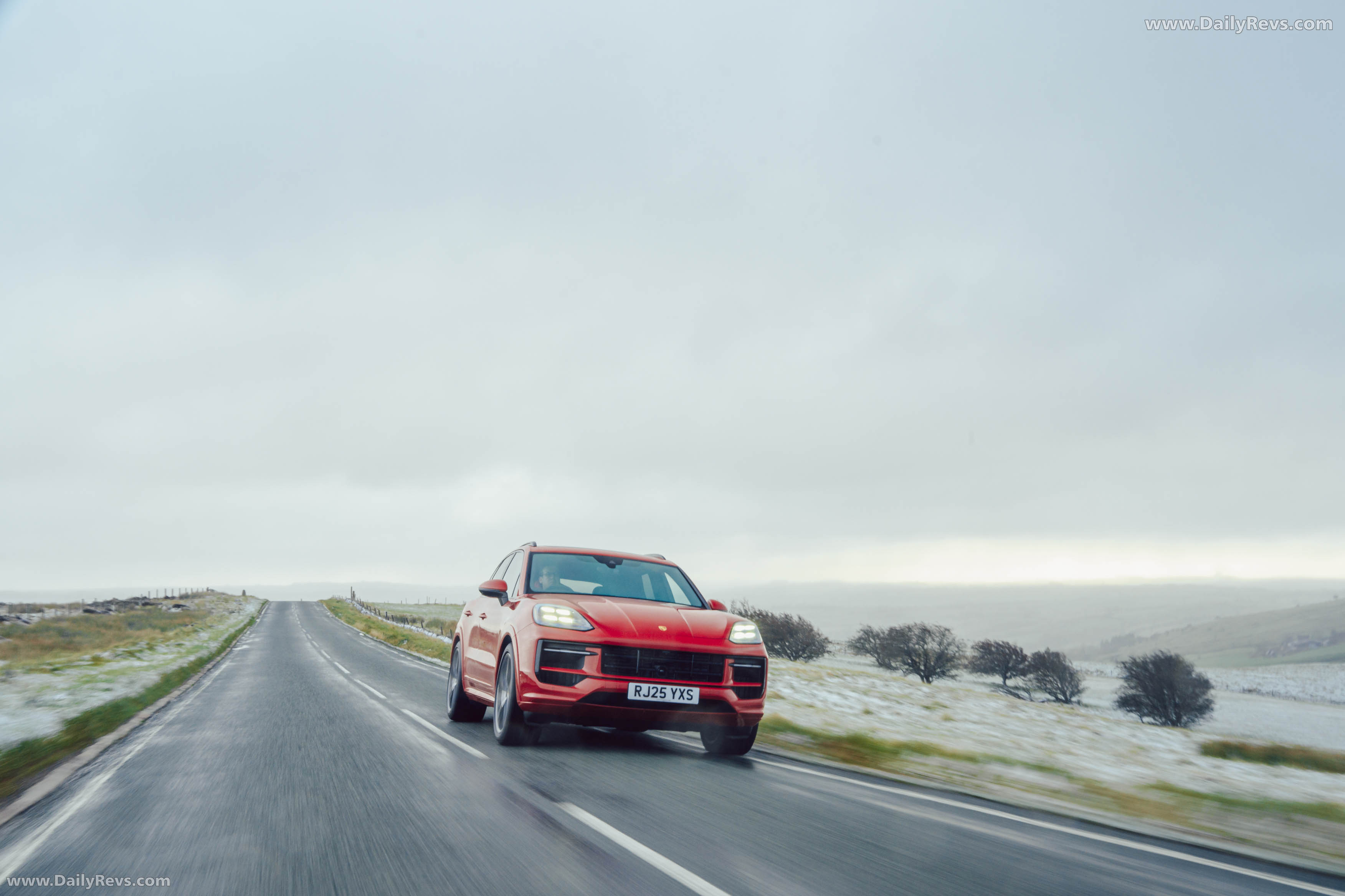 2025 Porsche Cayenne GTS 9Y0.2 UK Version Front View