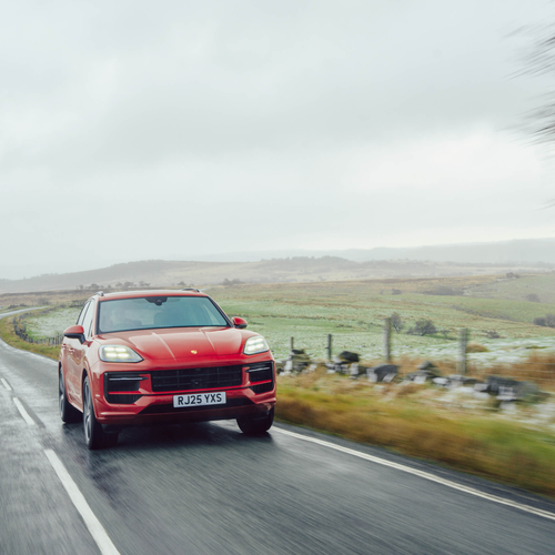 2025 Porsche Cayenne GTS 9Y0.2 UK Version Front View