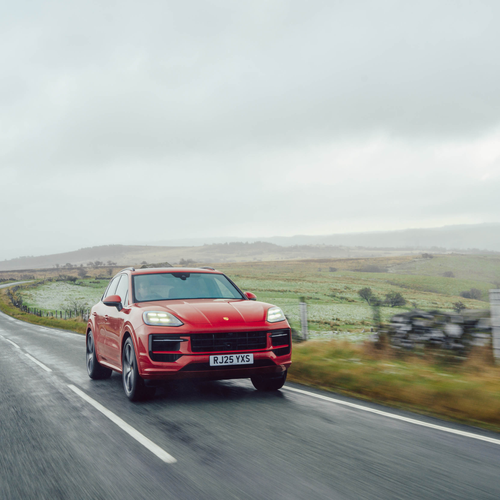 2025 Porsche Cayenne GTS 9Y0.2 UK Version Front View