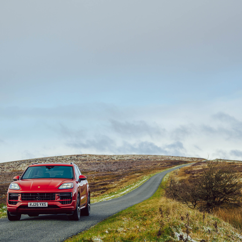 2025 Porsche Cayenne GTS 9Y0.2 UK Version Front View