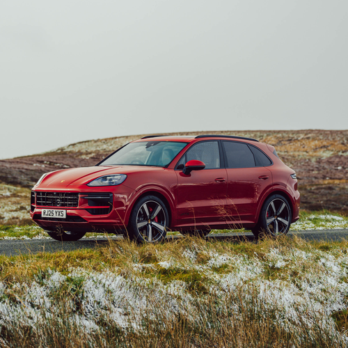 2025 Porsche Cayenne GTS 9Y0.2 UK Version Front View