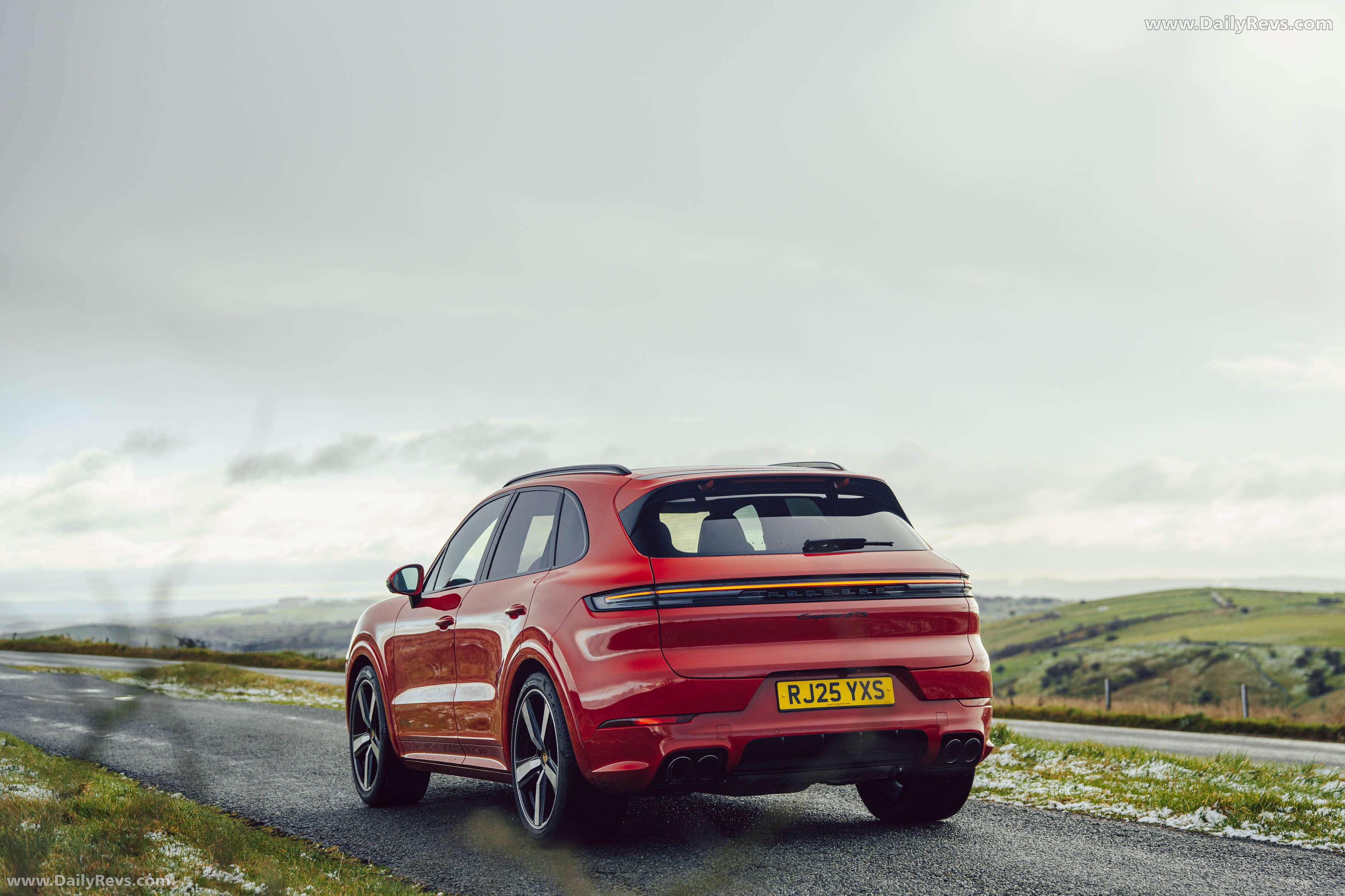 2025 Porsche Cayenne GTS 9Y0.2 UK Version Rear View