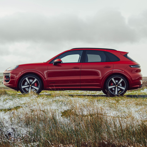 2025 Porsche Cayenne GTS 9Y0.2 UK Version Side View
