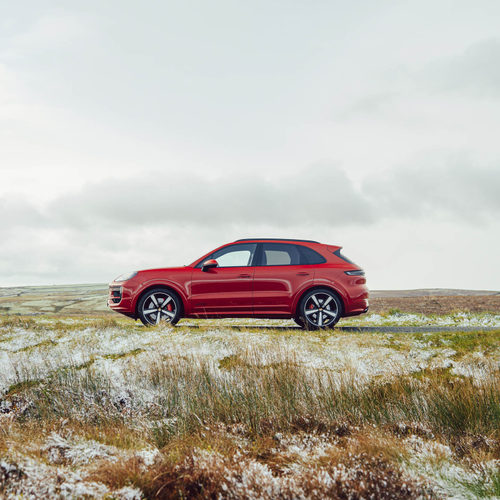 2025 Porsche Cayenne GTS 9Y0.2 UK Version Side View