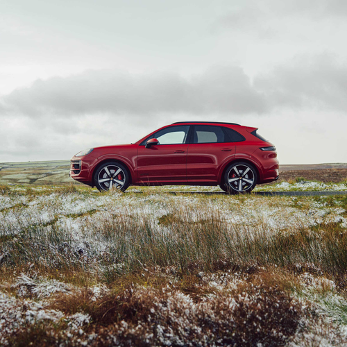 2025 Porsche Cayenne GTS 9Y0.2 UK Version Side View