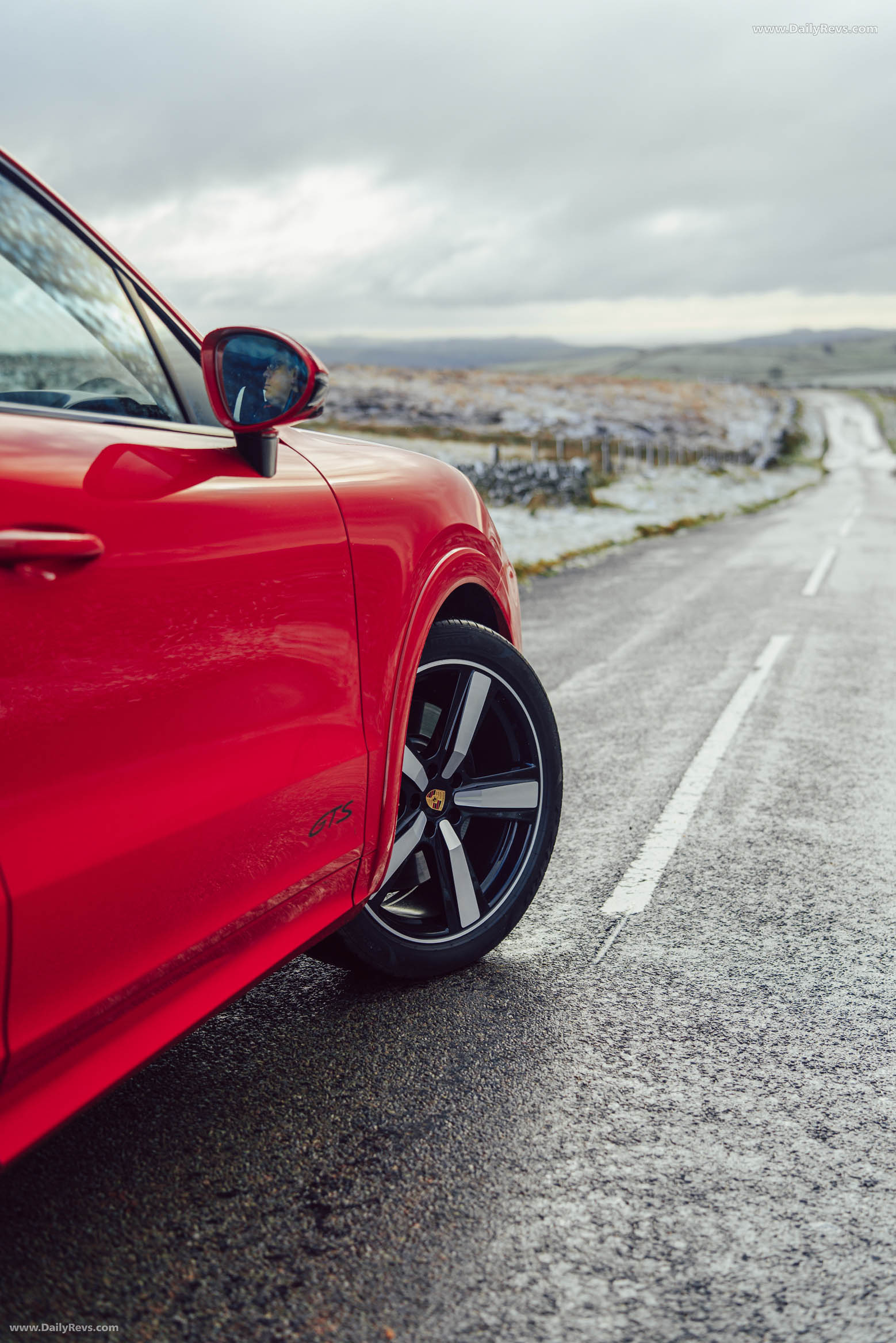 2025 Porsche Cayenne GTS 9Y0.2 UK Version Exterior