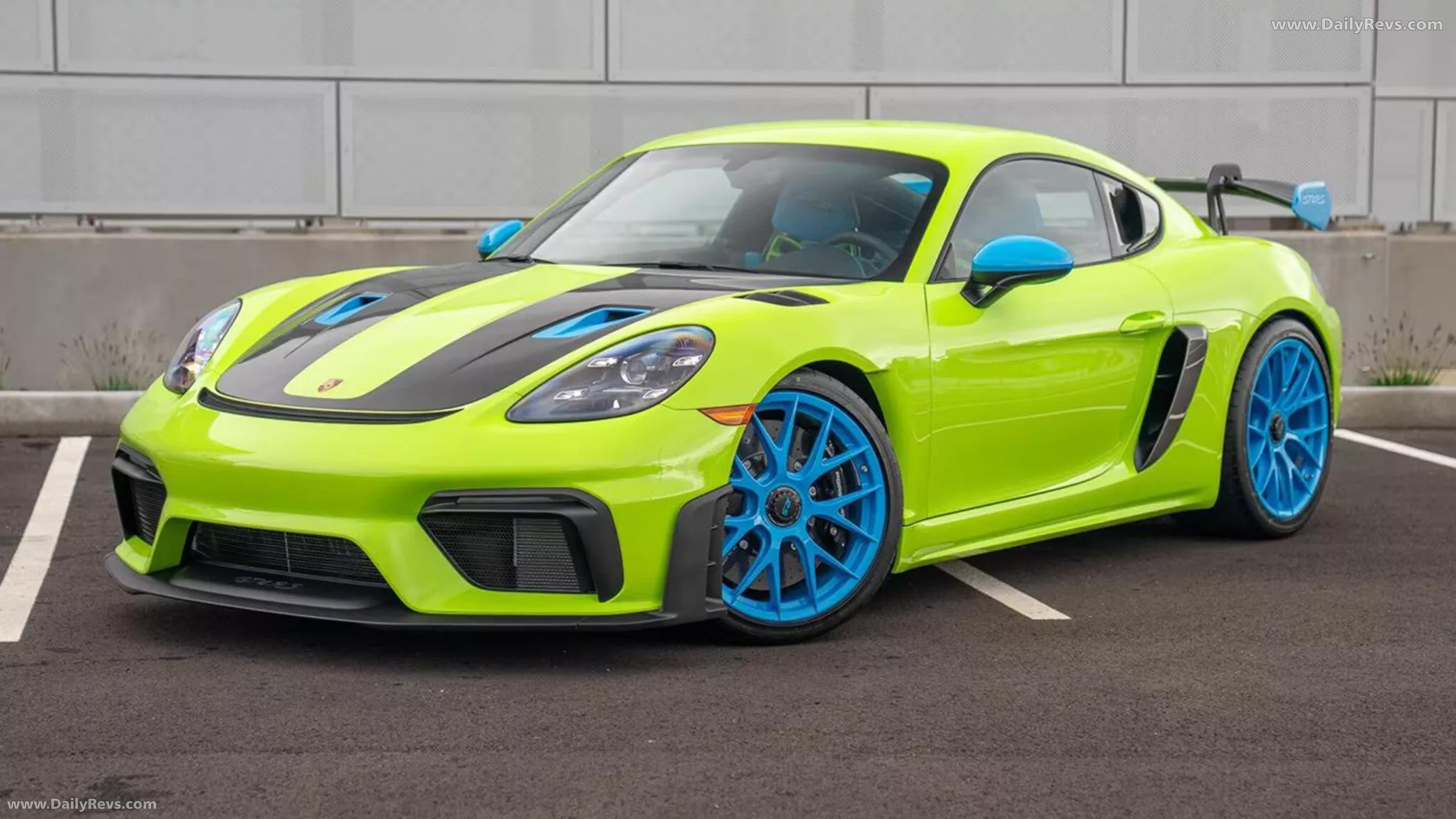 2025 Porsche 718 Cayman GT4 RS Sonderwunsch Front View