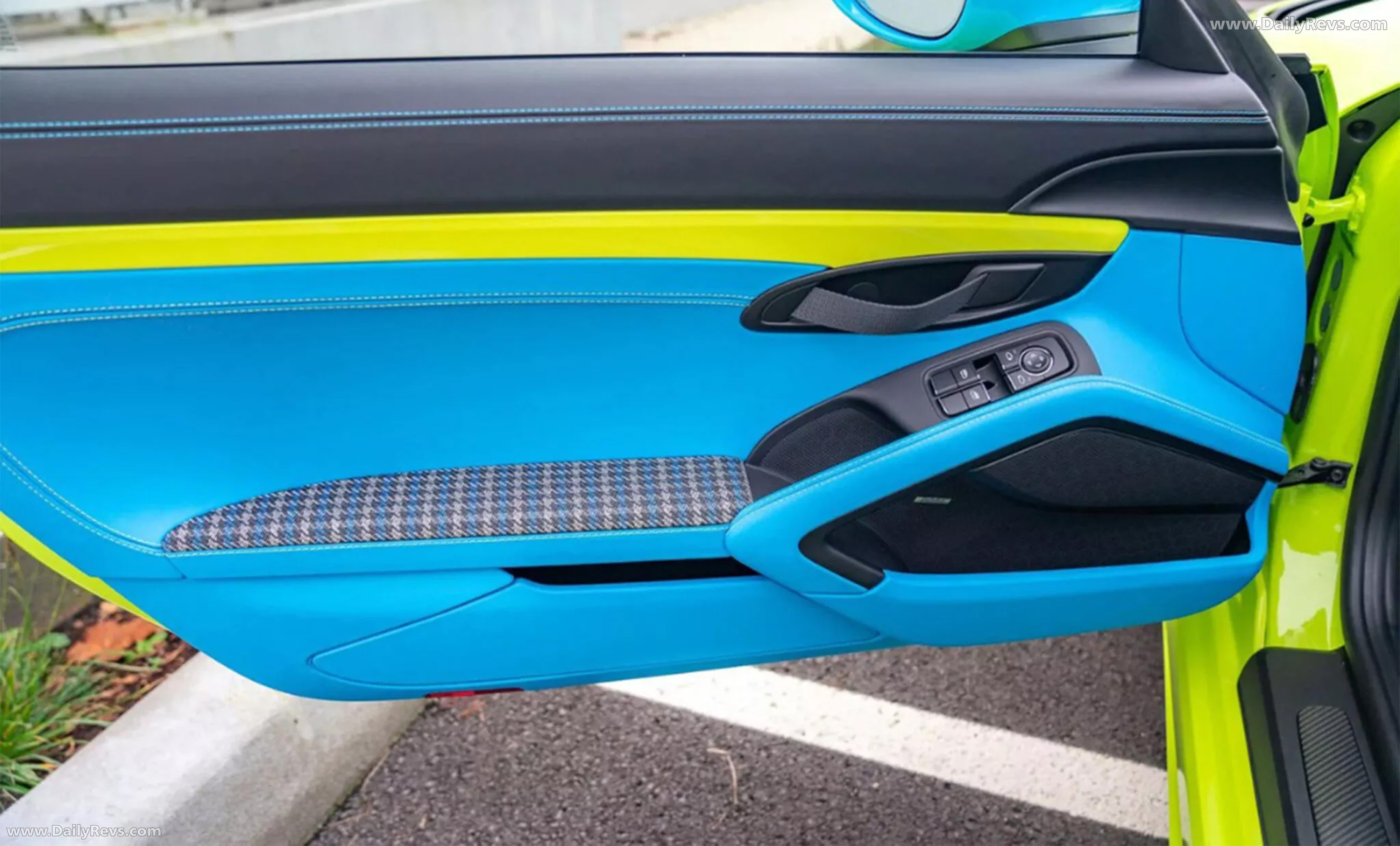 2025 Porsche 718 Cayman GT4 RS Sonderwunsch Interior
