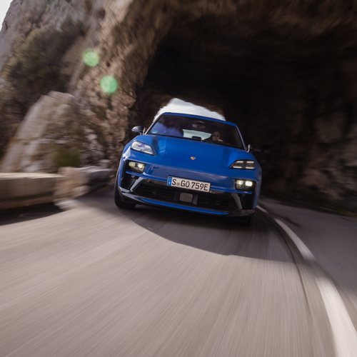 2026 Porsche Macan GTS H2 Gentian Blue Front View