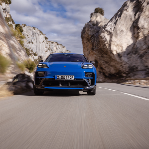 2026 Porsche Macan GTS H2 Gentian Blue Front View
