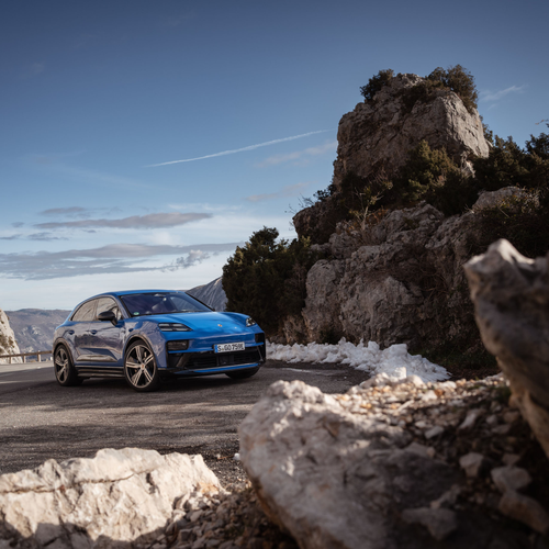 2026 Porsche Macan GTS H2 Gentian Blue Front View