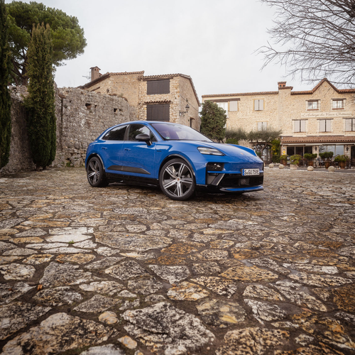 2026 Porsche Macan GTS H2 Gentian Blue Front View