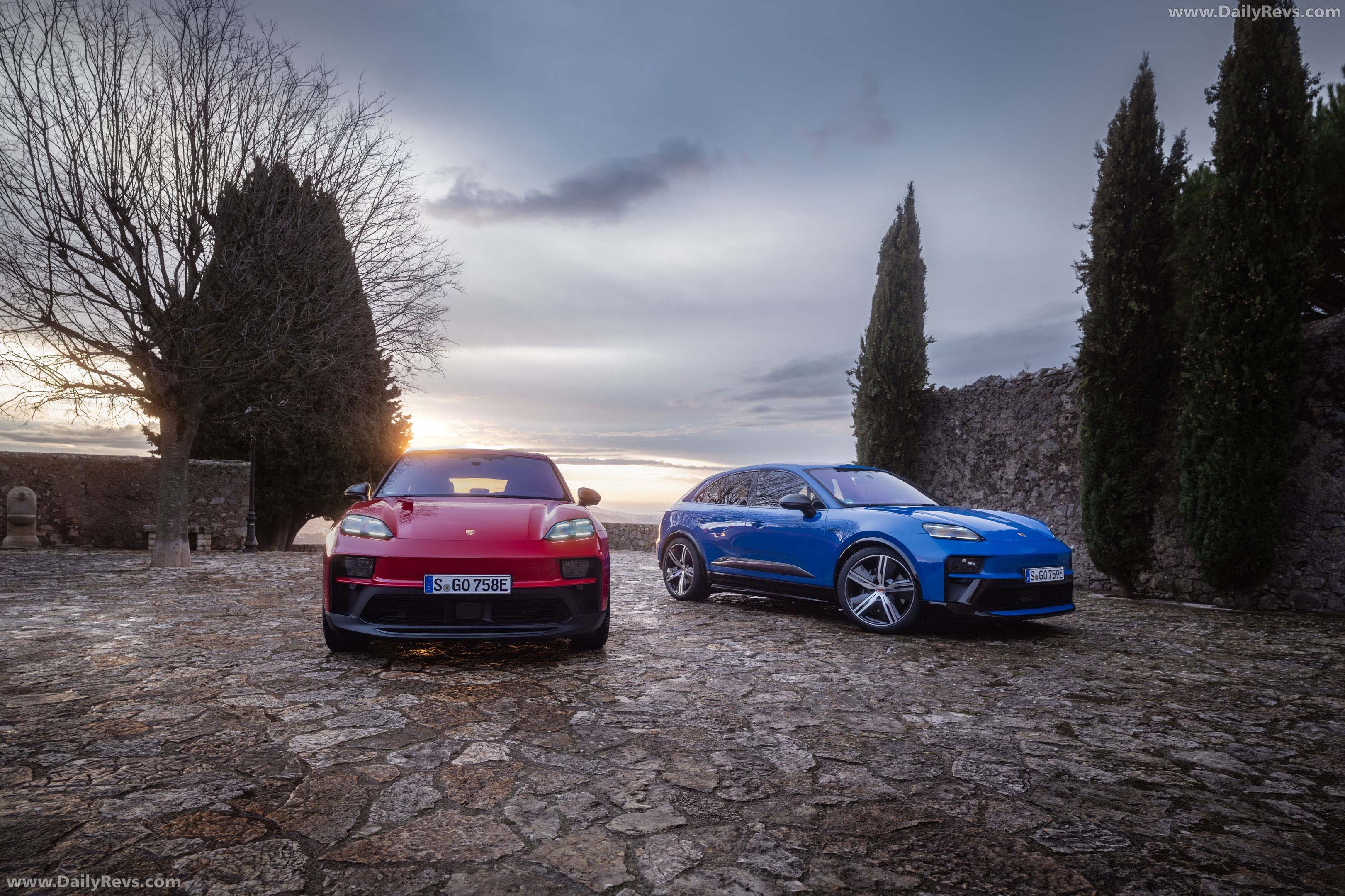 2026 Porsche Macan GTS H2 Gentian Blue Front View
