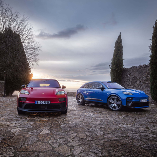 2026 Porsche Macan GTS H2 Gentian Blue Front View