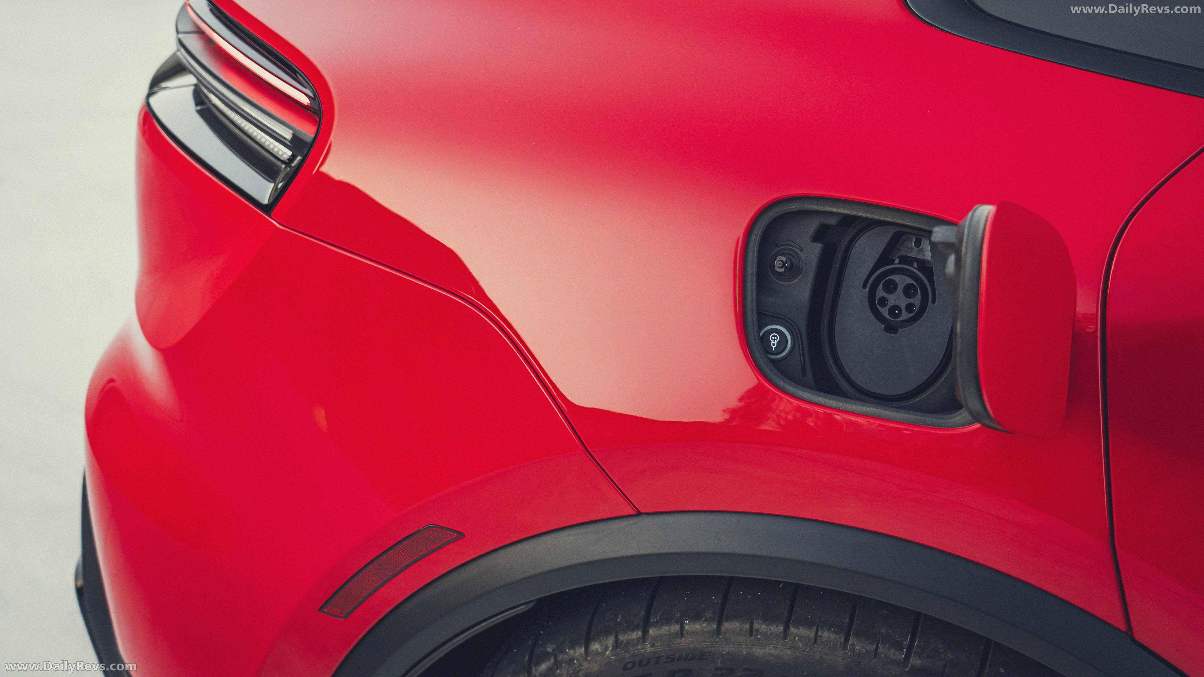 2026 Porsche Macan GTS H2 Carmine Red Exterior