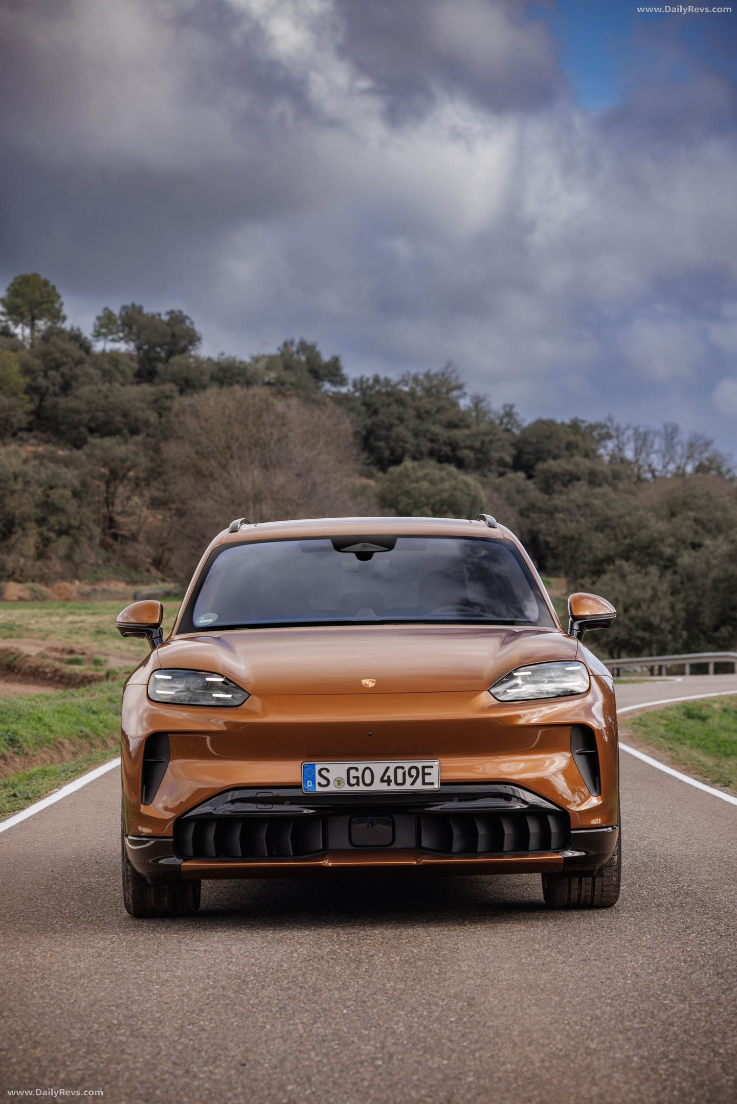 2027 Porsche Cayenne Electric E4 Madeira Gold Front View
