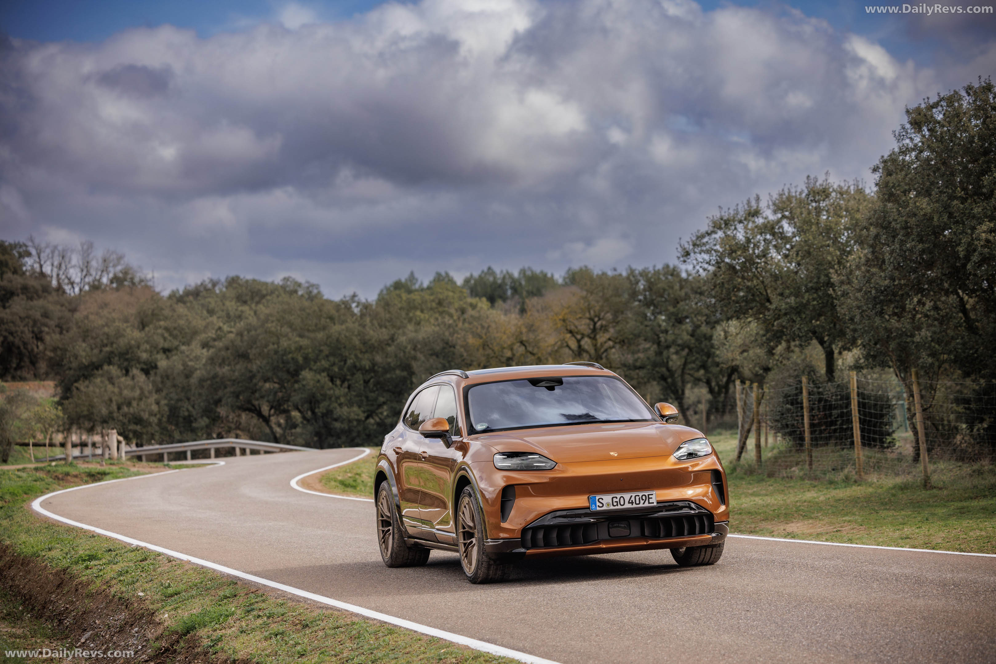 2027 Porsche Cayenne Electric E4 Madeira Gold Front View