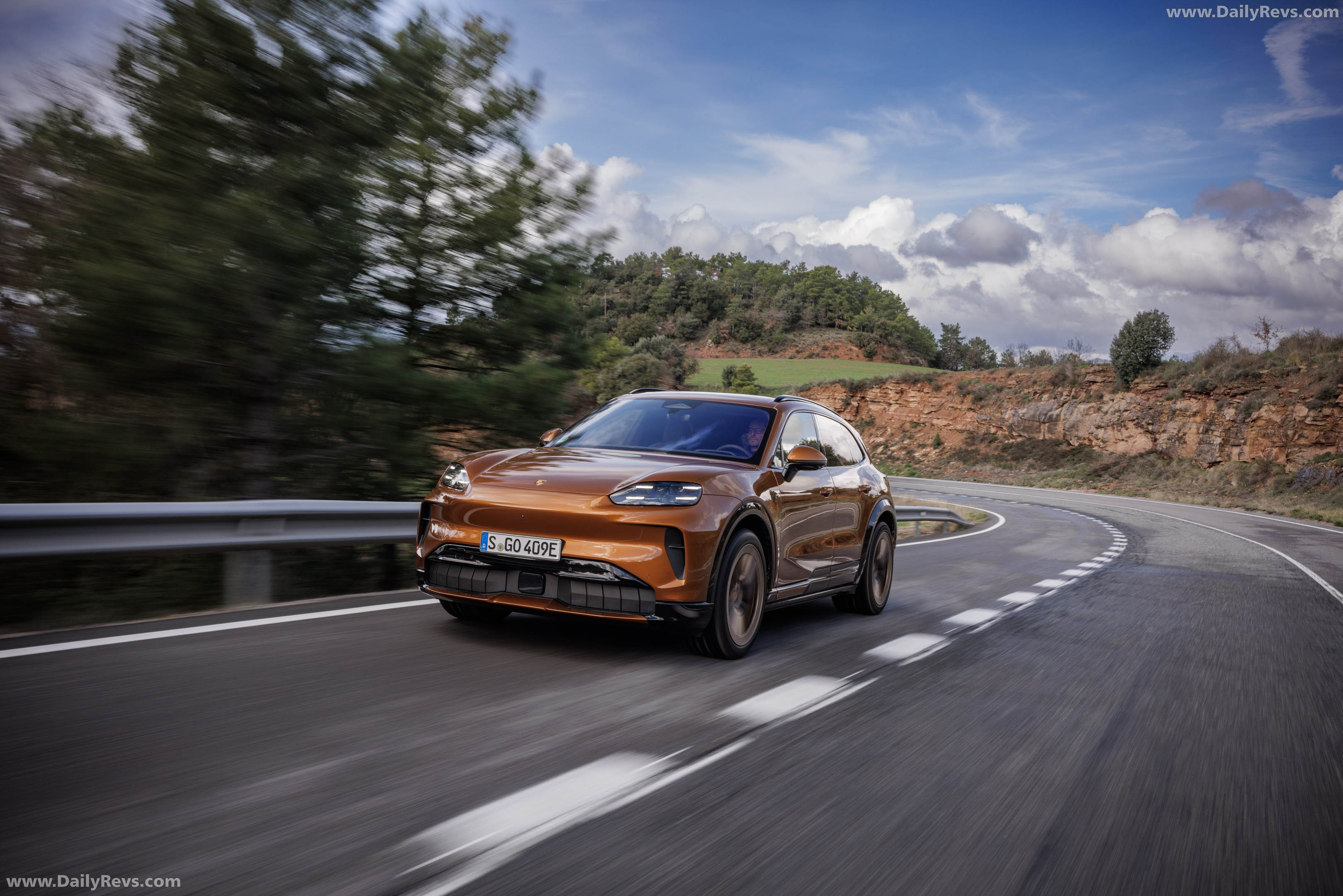 2027 Porsche Cayenne Electric E4 Madeira Gold Front View