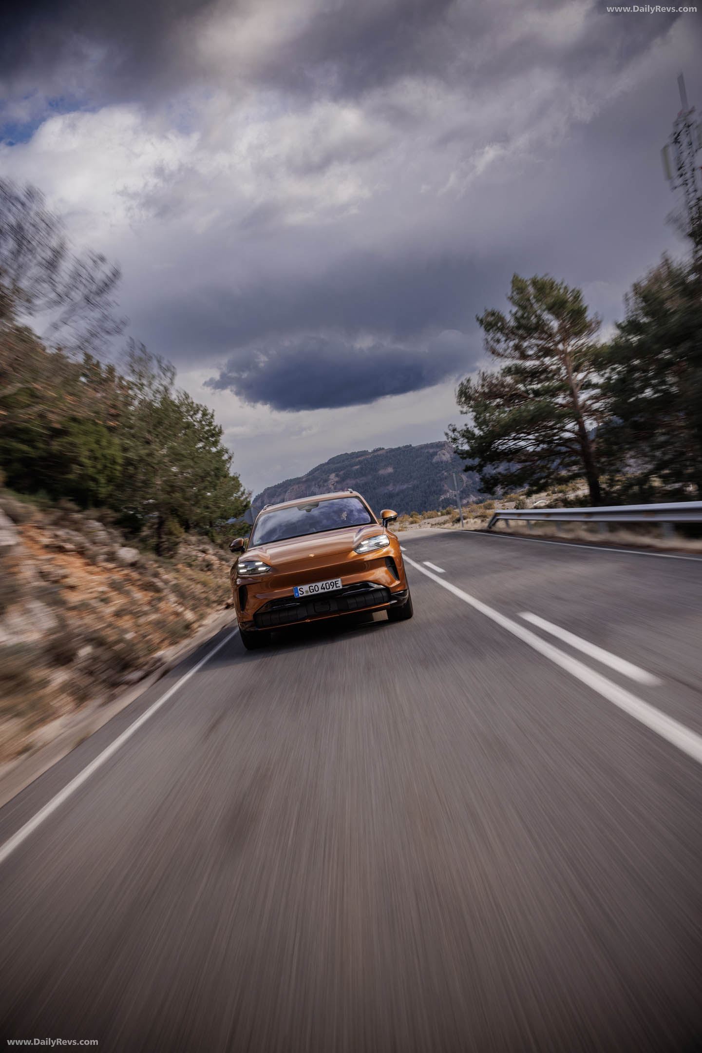 2027 Porsche Cayenne Electric E4 Madeira Gold Front View