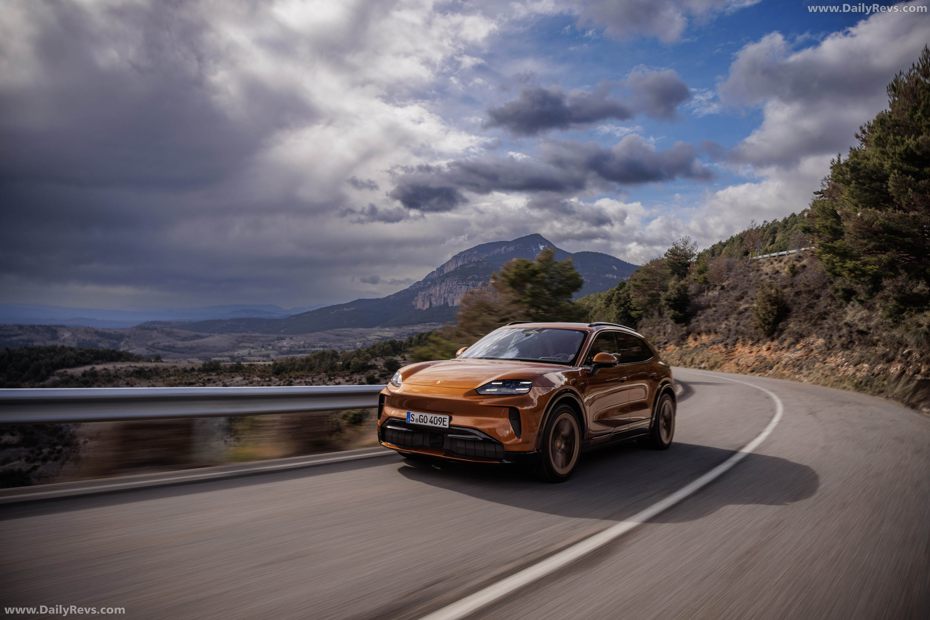 2027 Porsche Cayenne Electric E4 Madeira Gold Front View