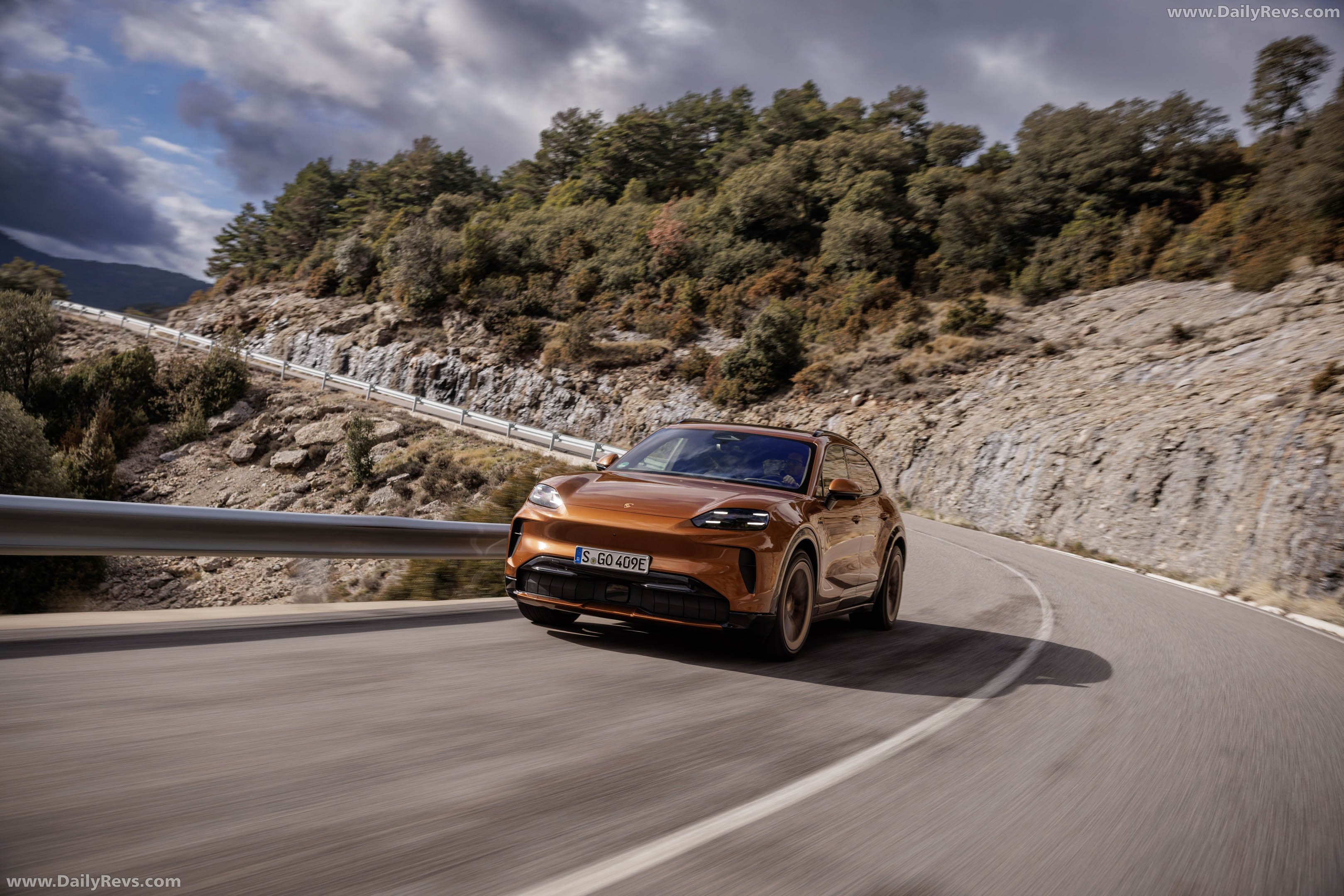 2027 Porsche Cayenne Electric E4 Madeira Gold Front View