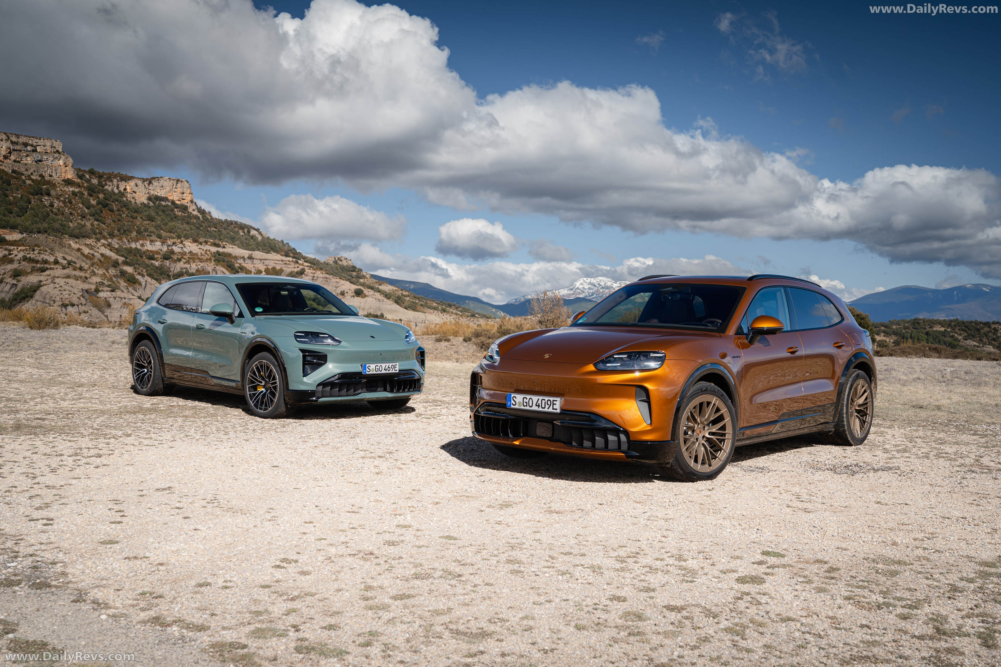 2027 Porsche Cayenne Electric E4 Madeira Gold Front View