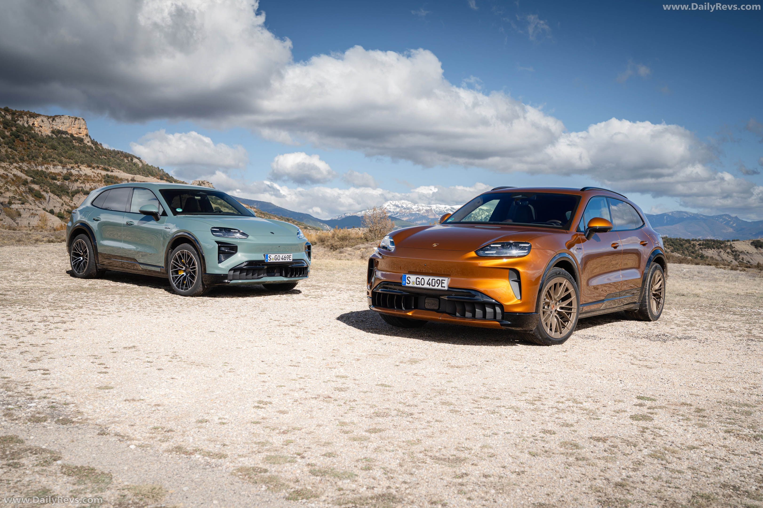 2027 Porsche Cayenne Electric E4 Madeira Gold Front View