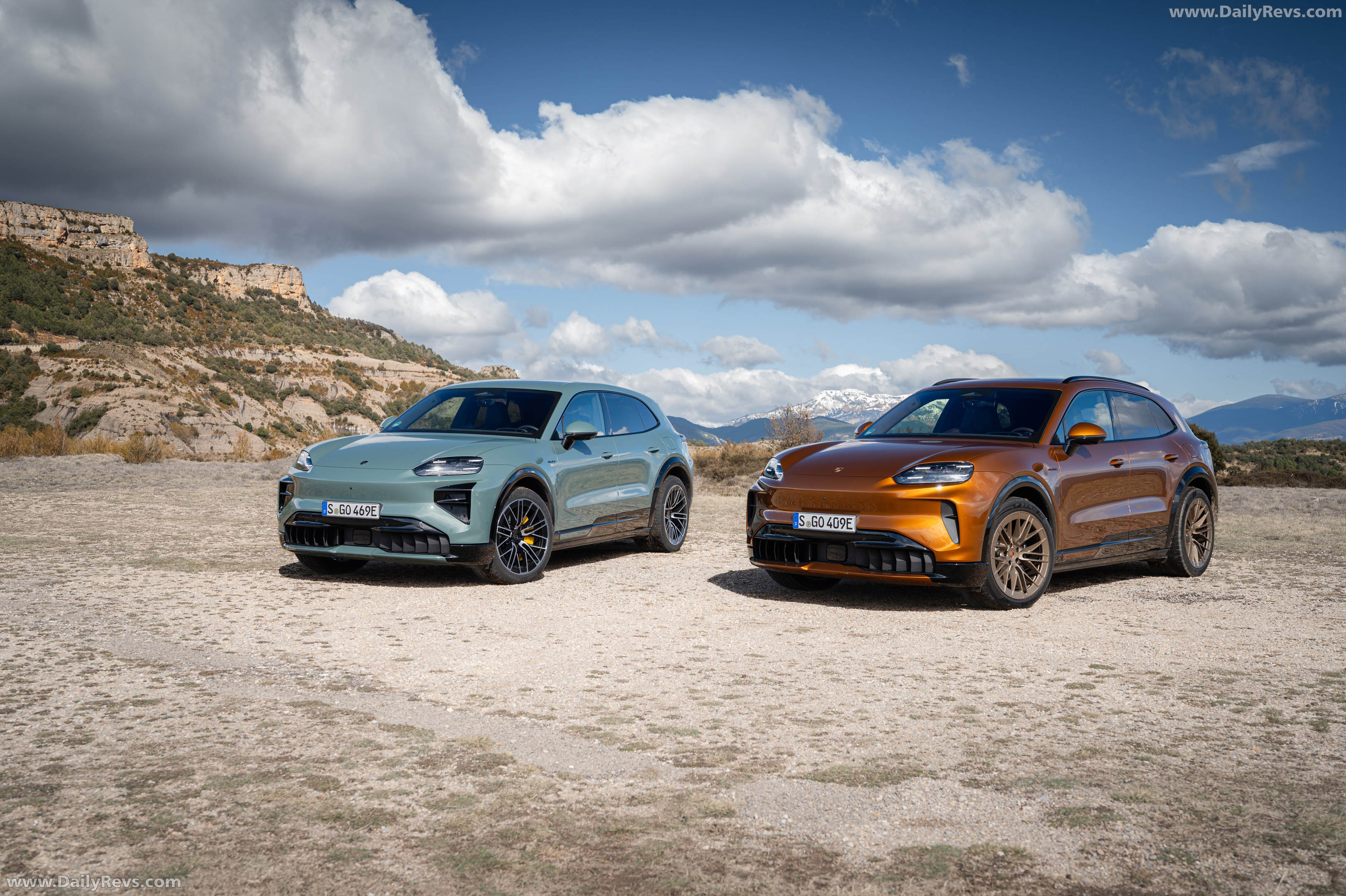 2027 Porsche Cayenne Electric E4 Madeira Gold Front View