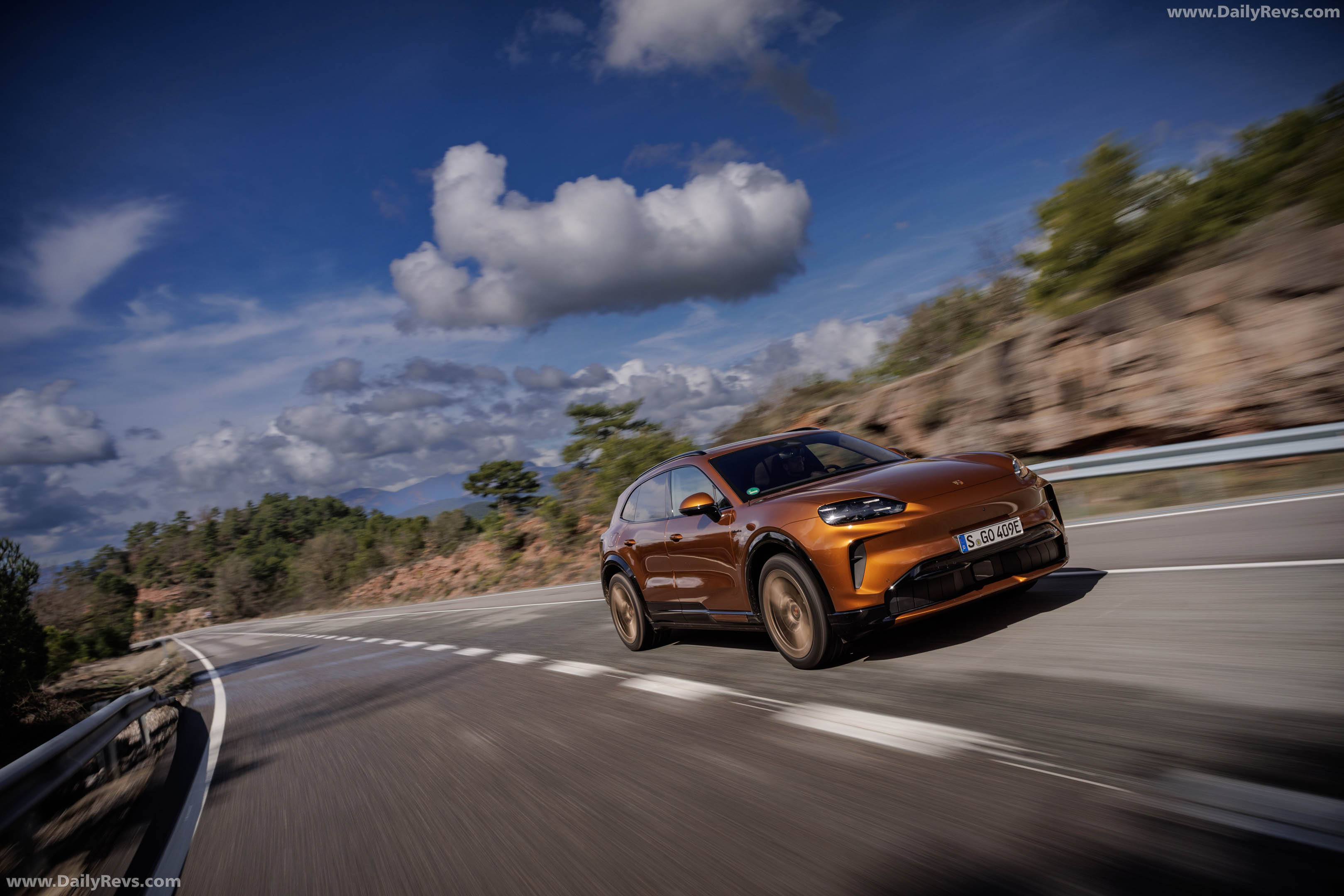 2027 Porsche Cayenne Electric E4 Madeira Gold Front View
