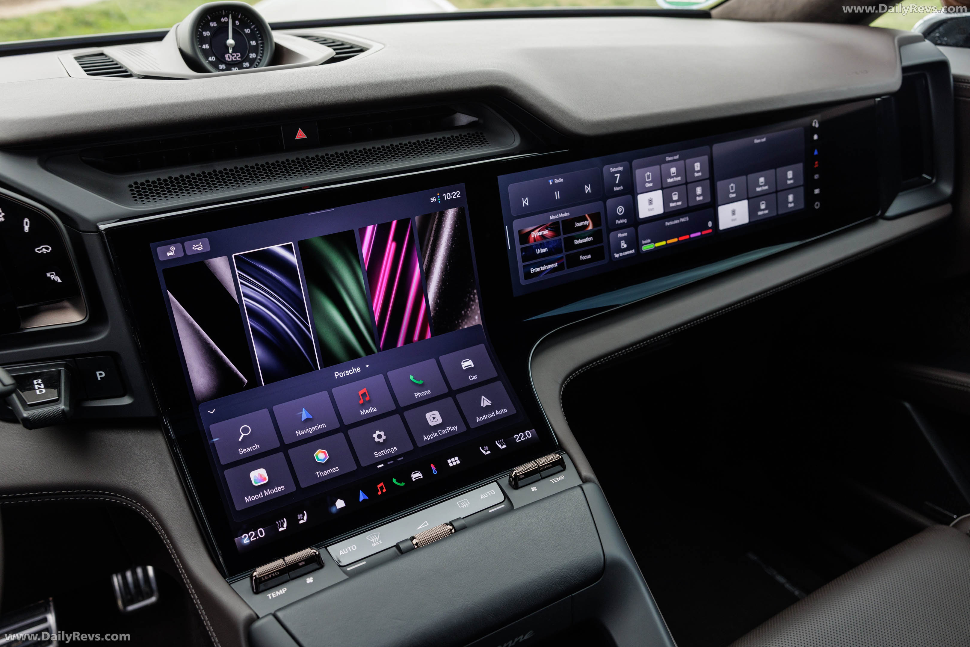 2027 Porsche Cayenne Electric E4 Madeira Gold Interior
