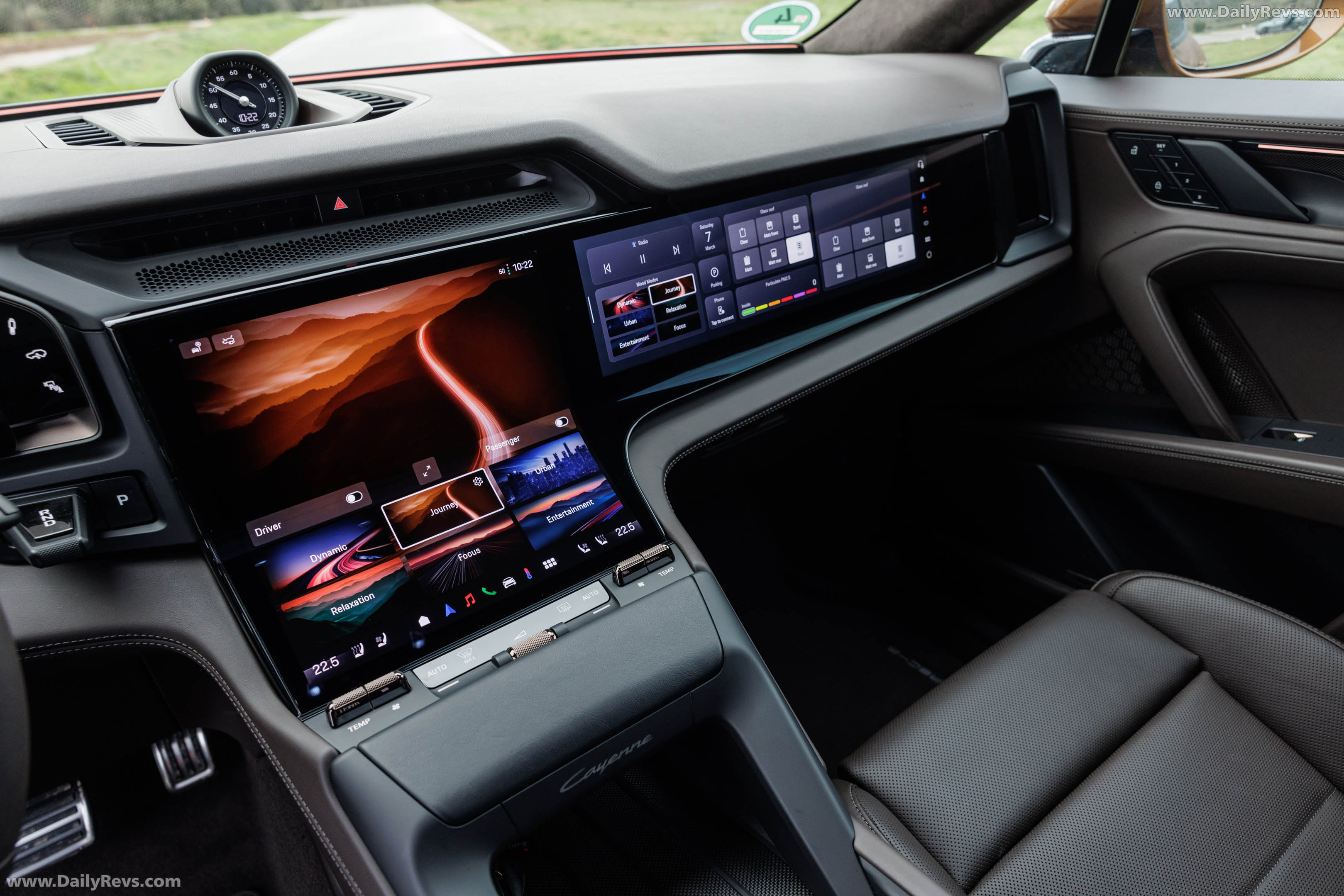 2027 Porsche Cayenne Electric E4 Madeira Gold Interior