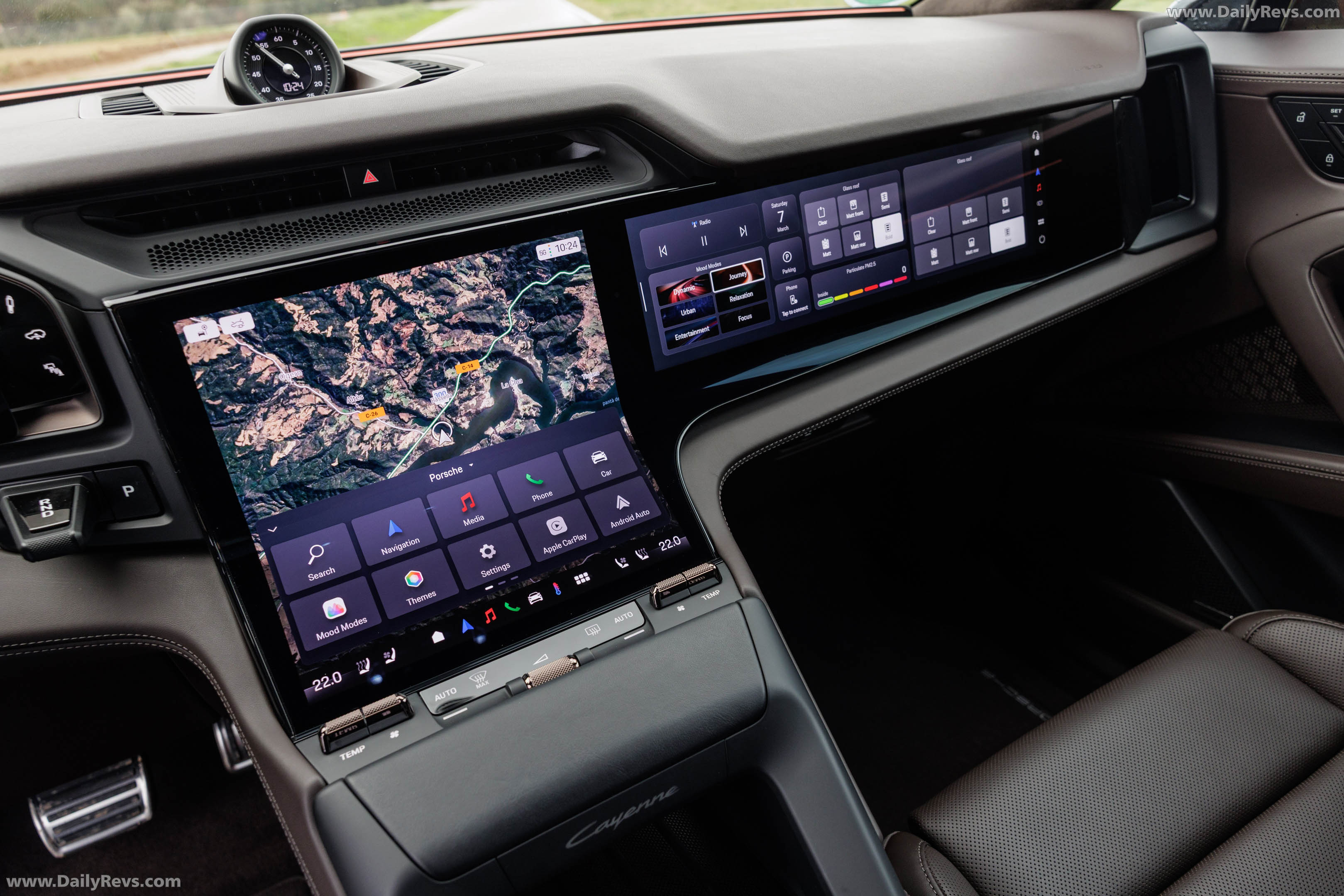 2027 Porsche Cayenne Electric E4 Madeira Gold Interior