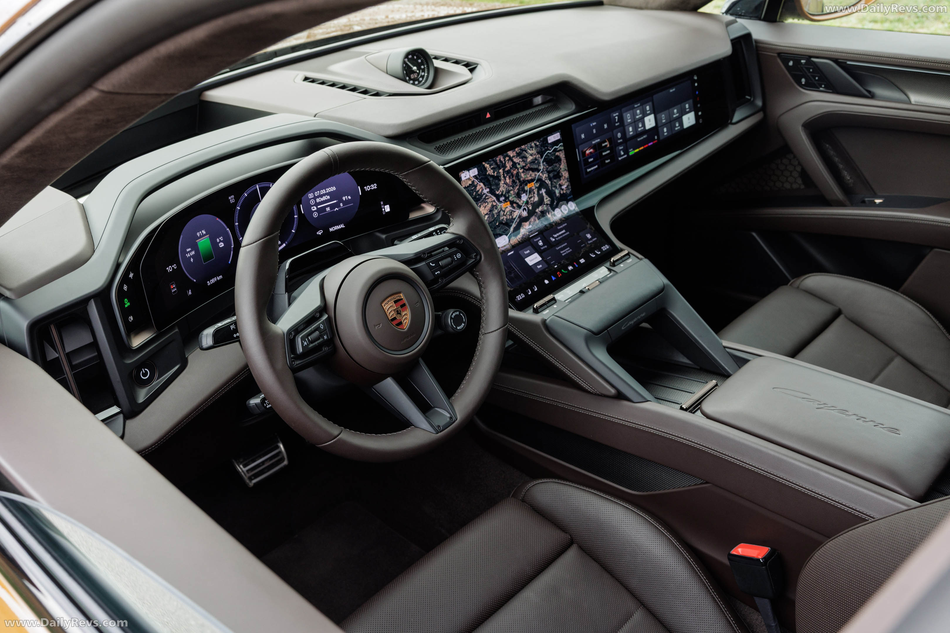 2027 Porsche Cayenne Electric E4 Madeira Gold Interior