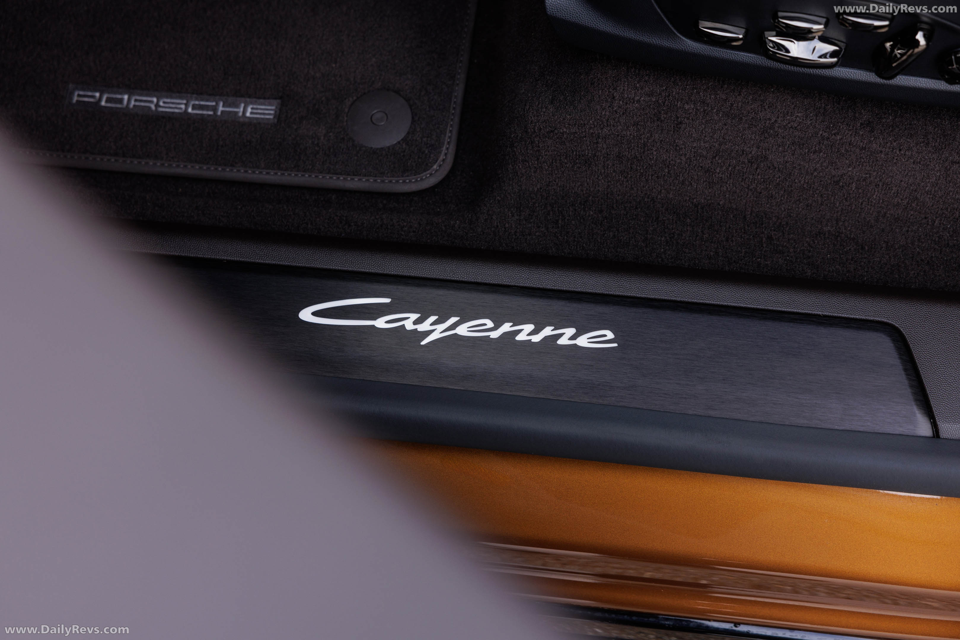 2027 Porsche Cayenne Electric E4 Madeira Gold Interior