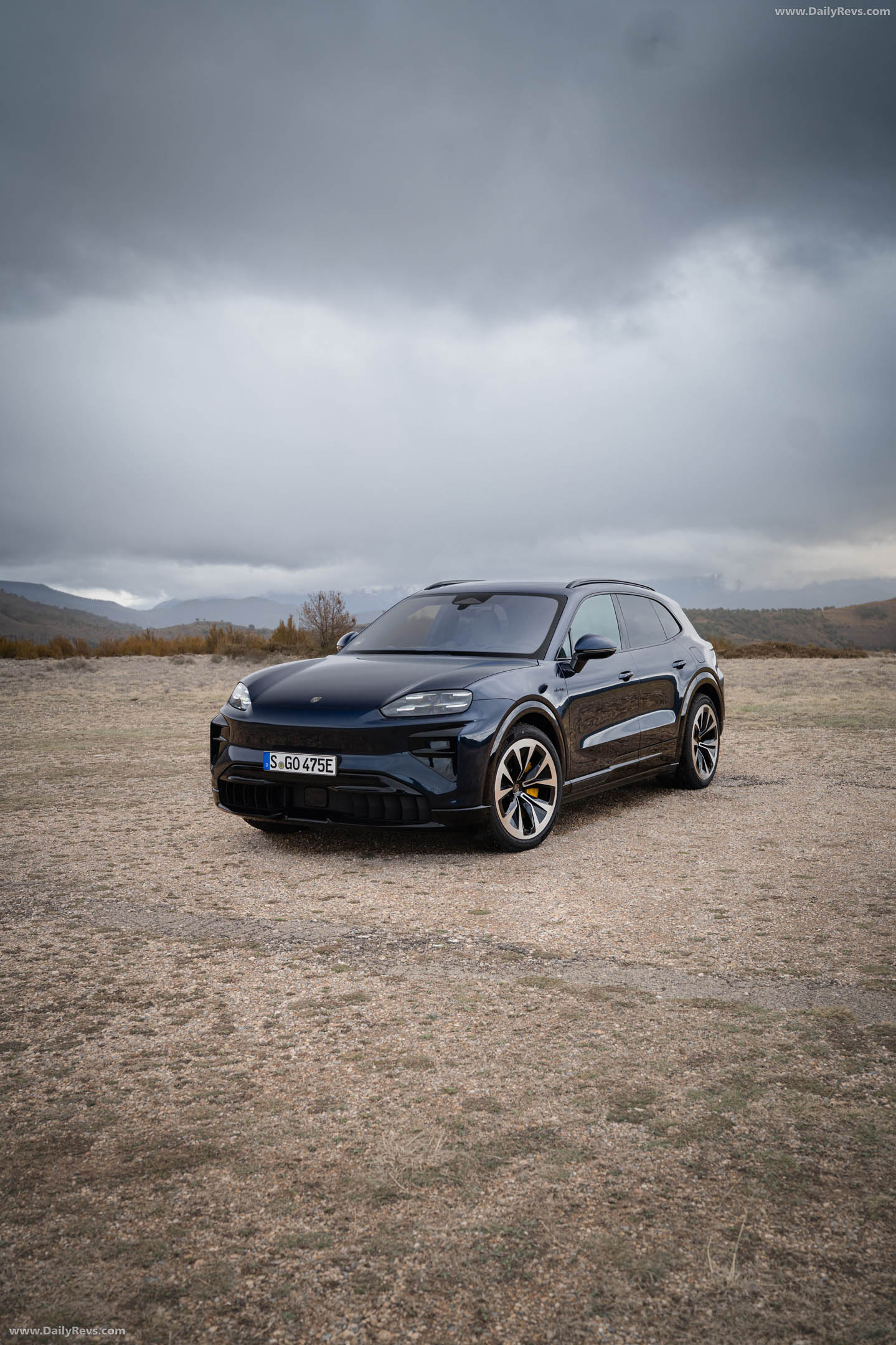 2027 Porsche Cayenne Turbo Electric E4 Algarve Blue Front View