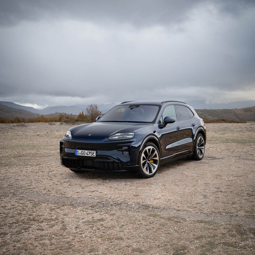 2027 Porsche Cayenne Turbo Electric E4 Algarve Blue Front View