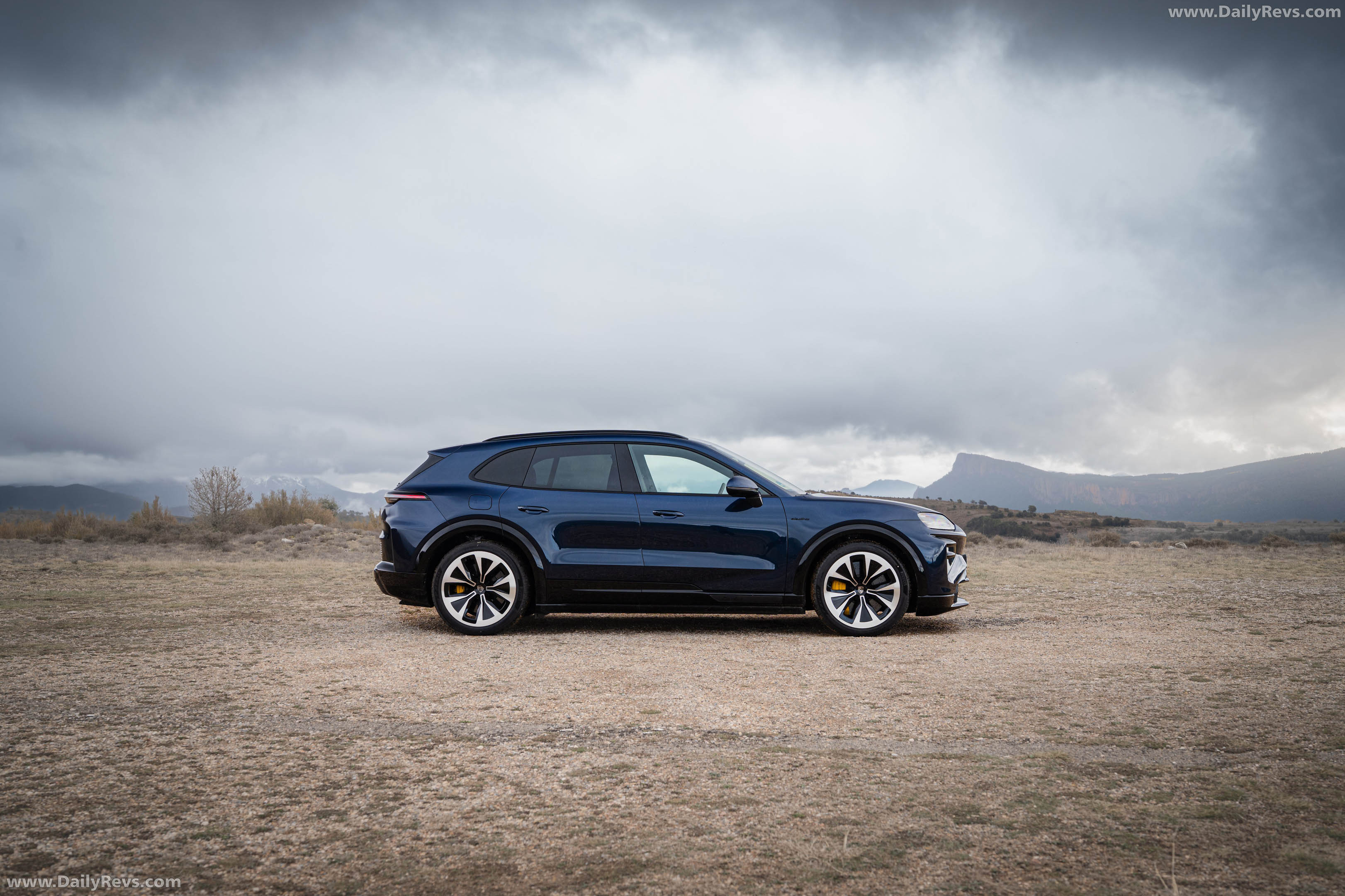 2027 Porsche Cayenne Turbo Electric E4 Algarve Blue Side View
