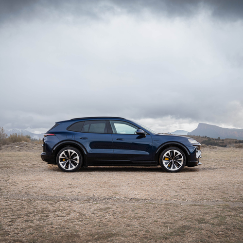 2027 Porsche Cayenne Turbo Electric E4 Algarve Blue Side View