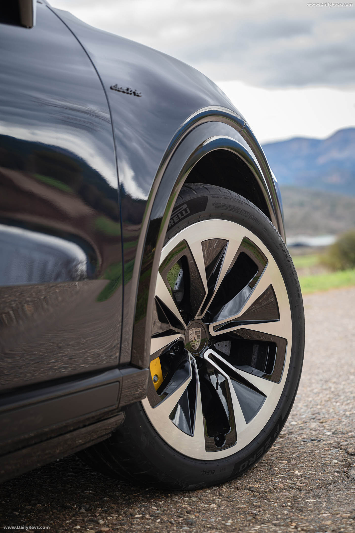 2027 Porsche Cayenne Turbo Electric E4 Algarve Blue Exterior