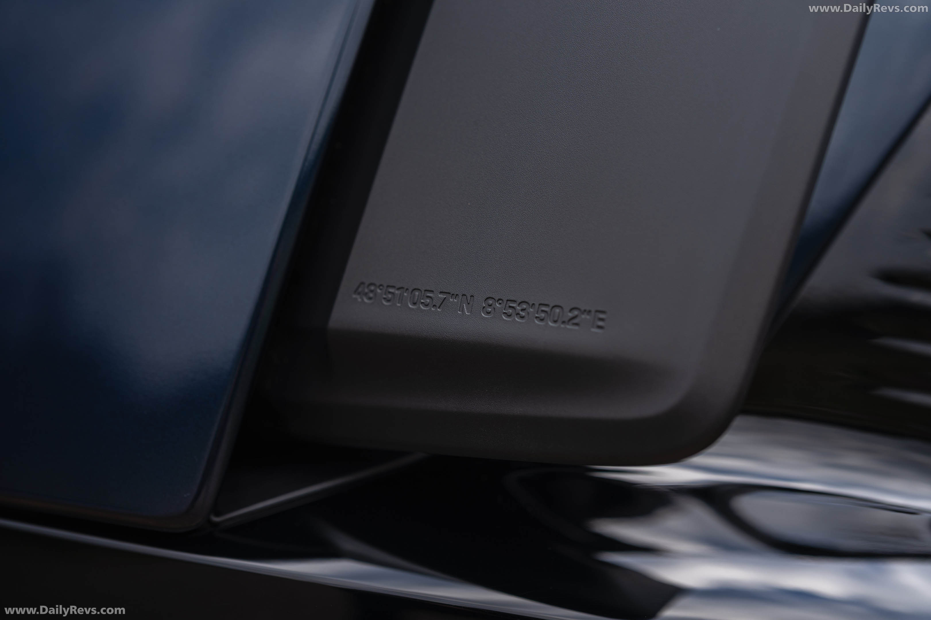 2027 Porsche Cayenne Turbo Electric E4 Algarve Blue Exterior