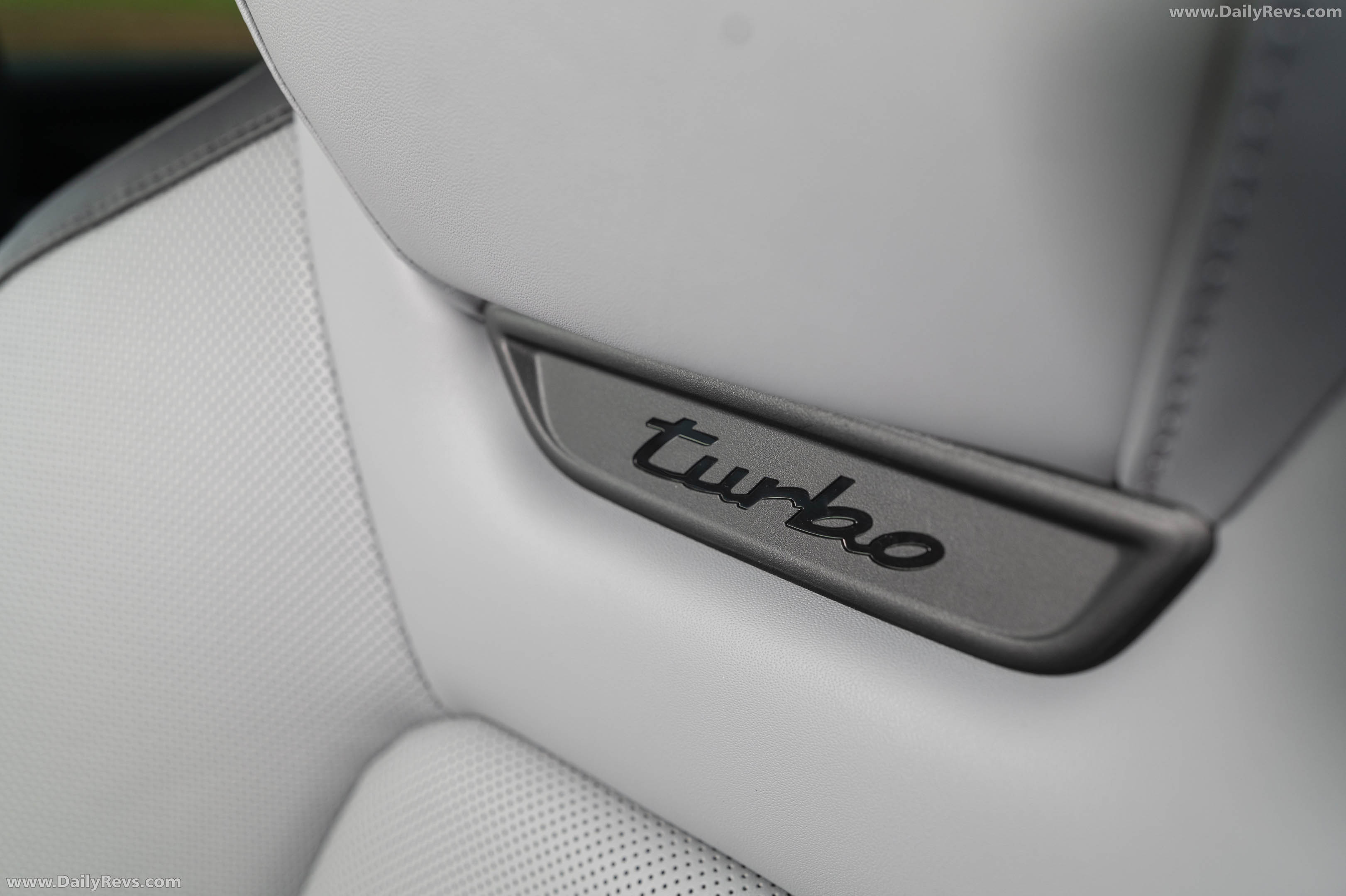 2027 Porsche Cayenne Turbo Electric E4 Algarve Blue Interior