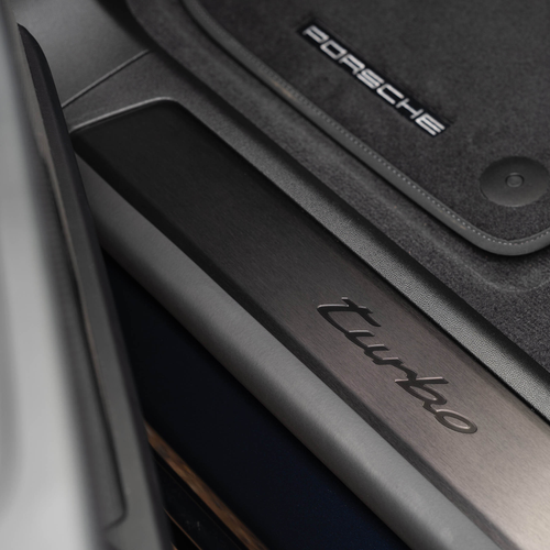 2027 Porsche Cayenne Turbo Electric E4 Algarve Blue Interior