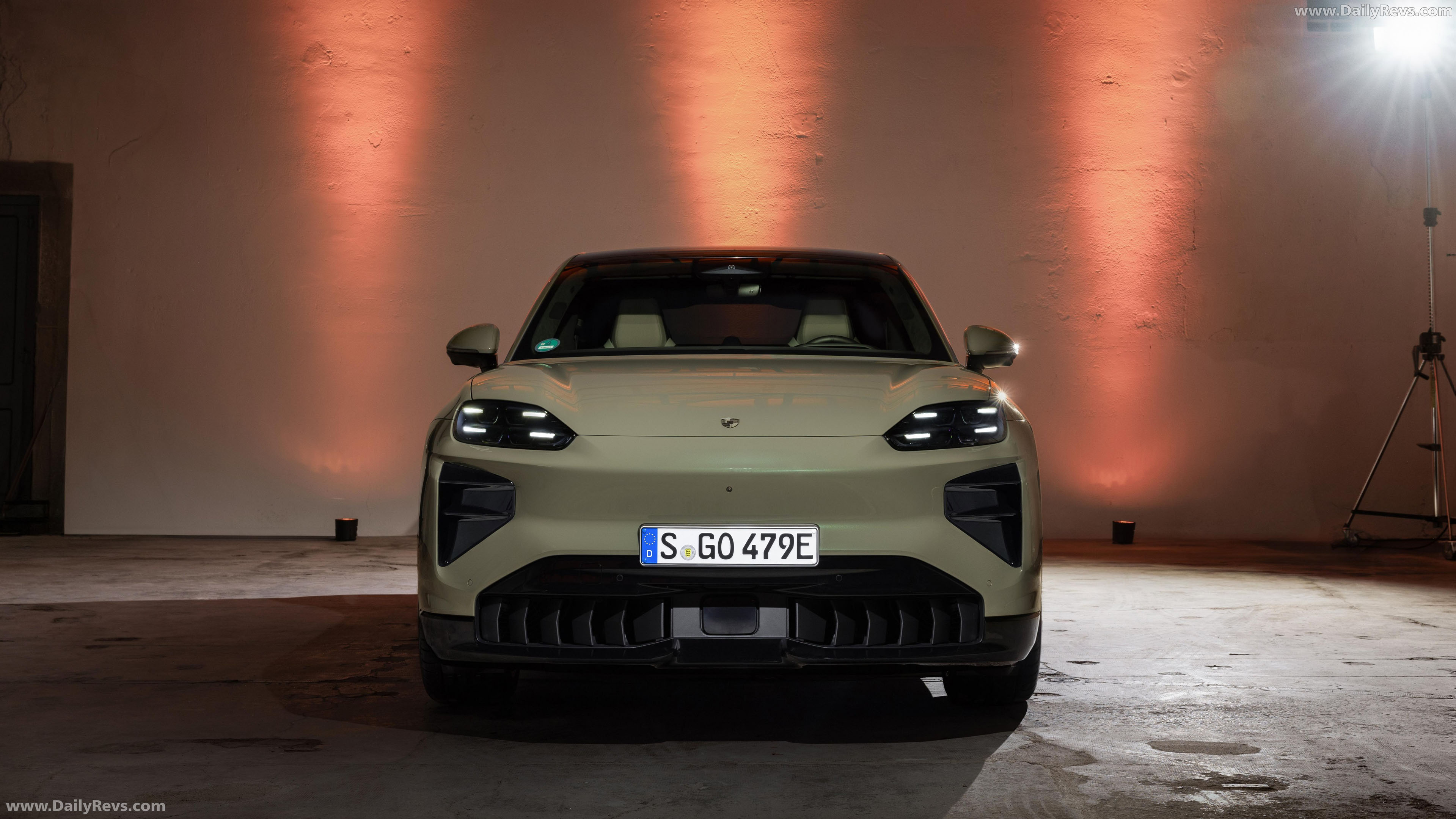 2027 Porsche Cayenne Turbo Coupe Electric Front View